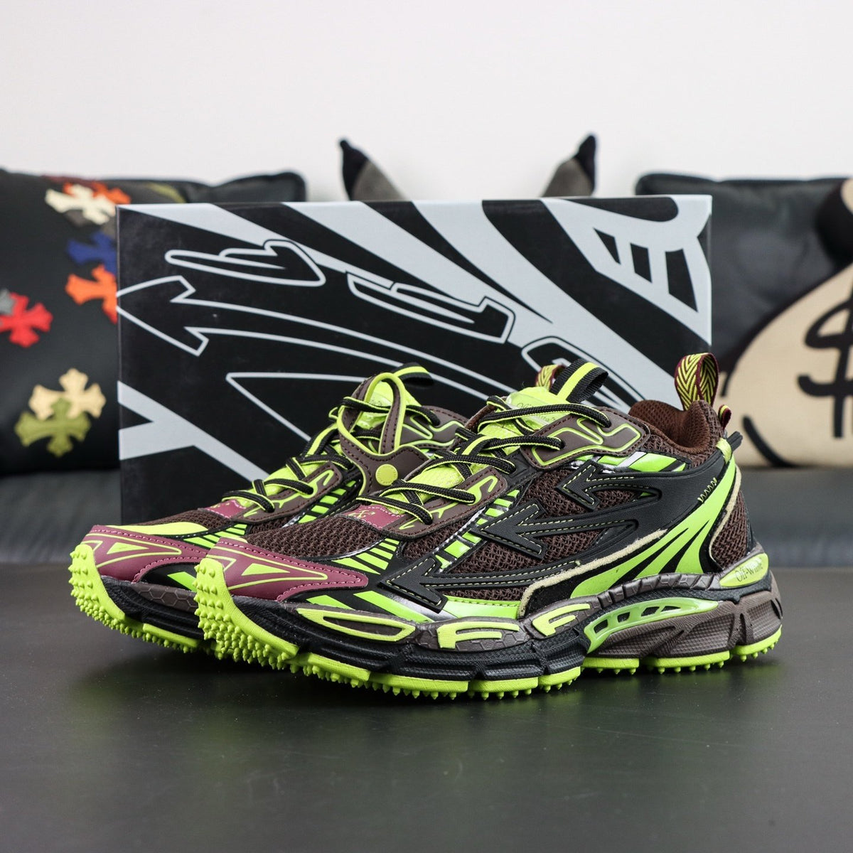 Off-White Be Right Back 'Noir Vert Fluo' — vue 17