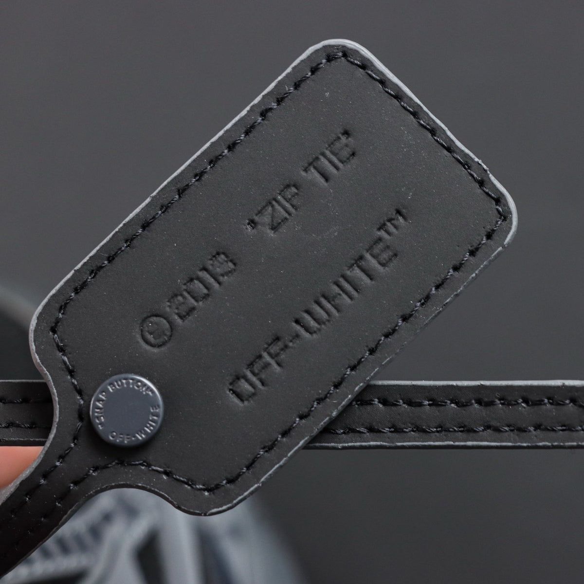 Off-White Be Right Back 'Anthracite' — vue 4