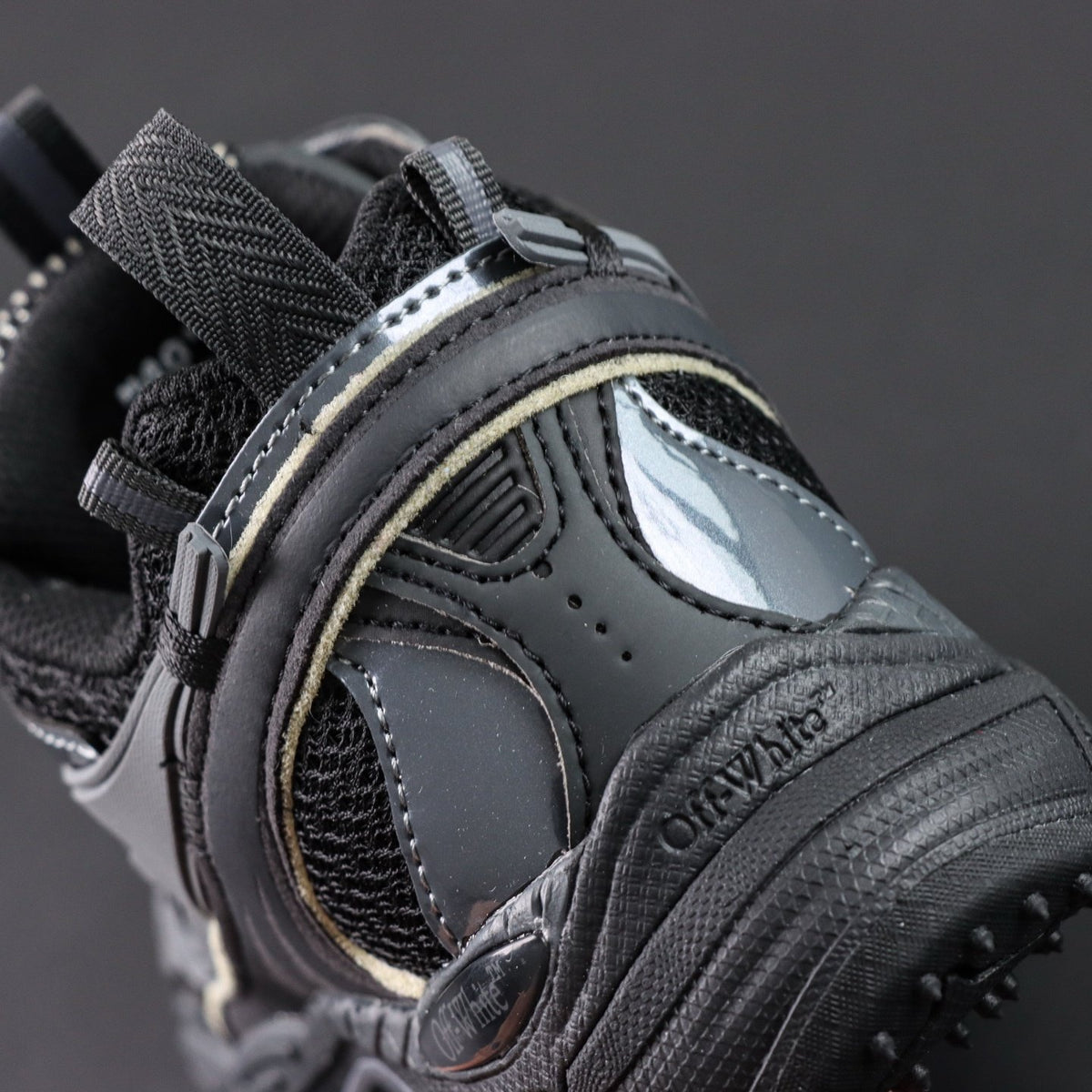 Off-White Be Right Back 'Anthracite' — vue 6