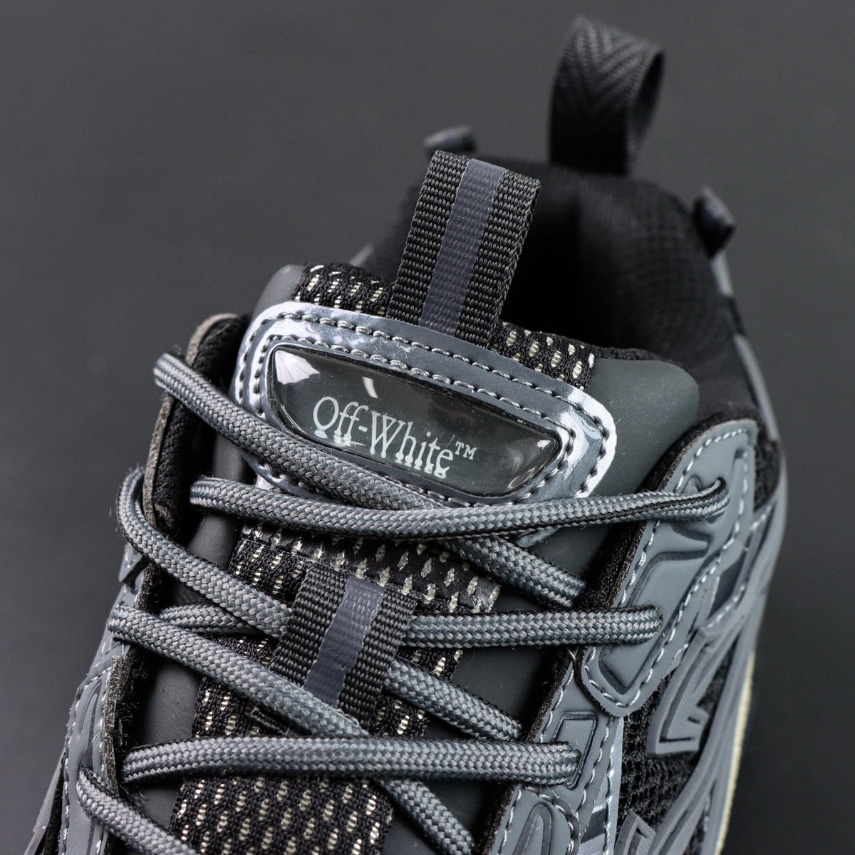 Off-White Be Right Back 'Anthracite' — vue 10