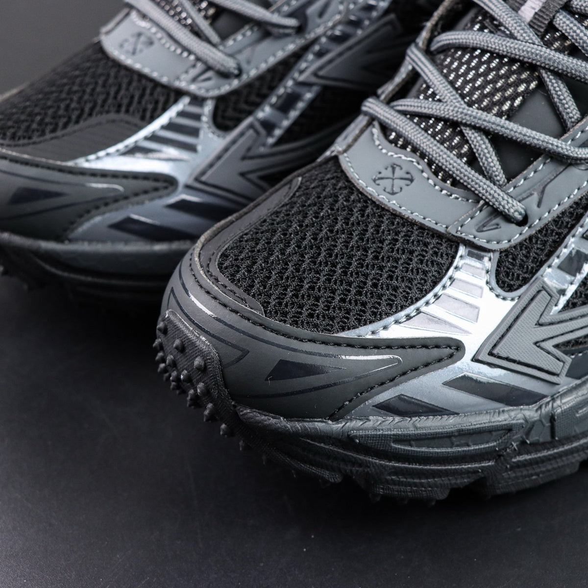 Off-White Be Right Back 'Anthracite' — vue 14