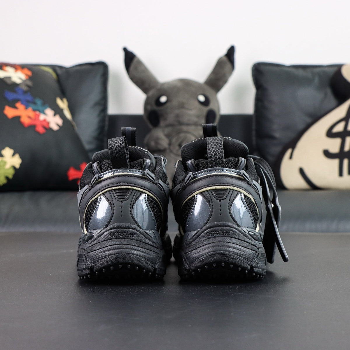 Off-White Be Right Back 'Anthracite' — vue 19