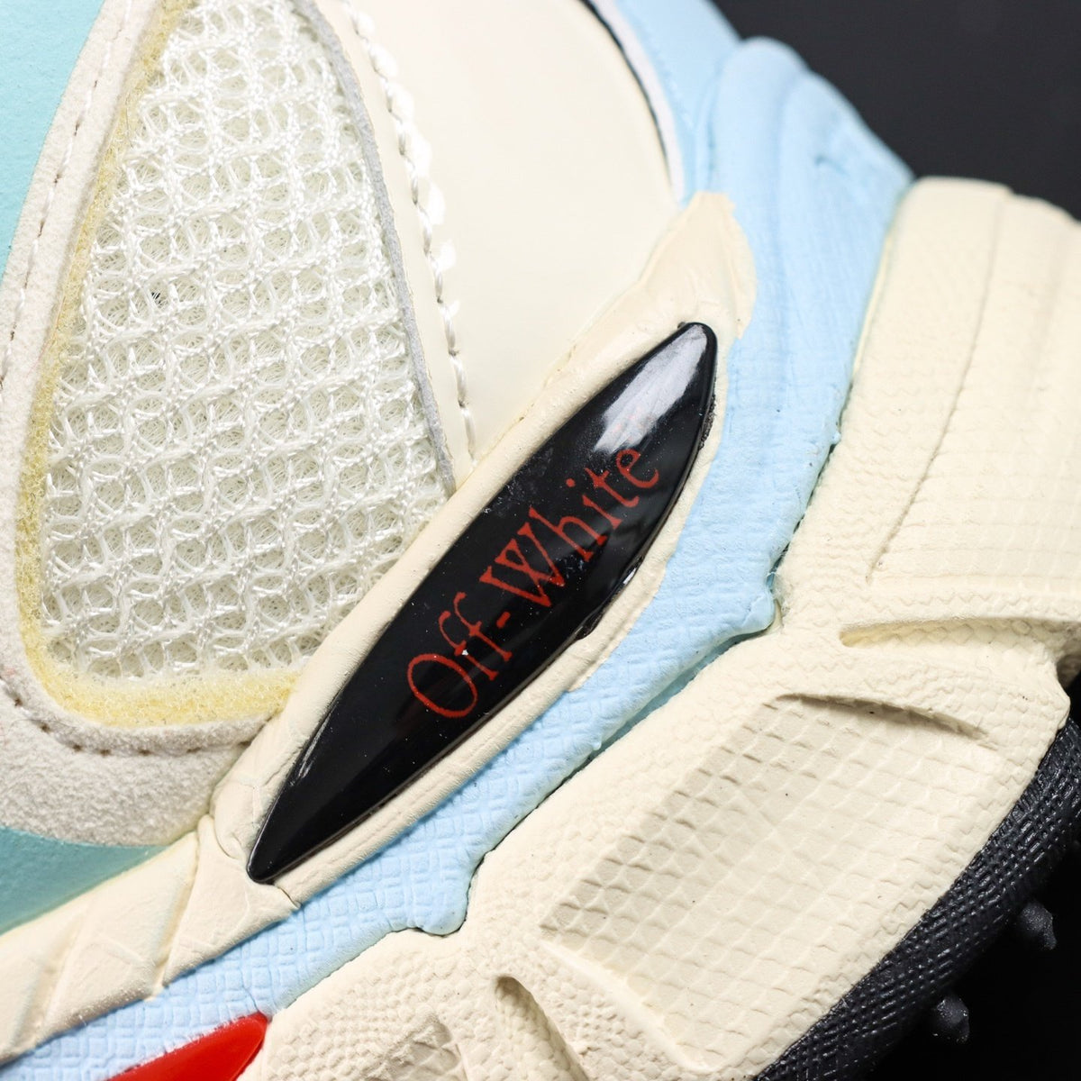 Off-White Be Right Back 'Blanc Rouge Bleu Ciel' — vue 9