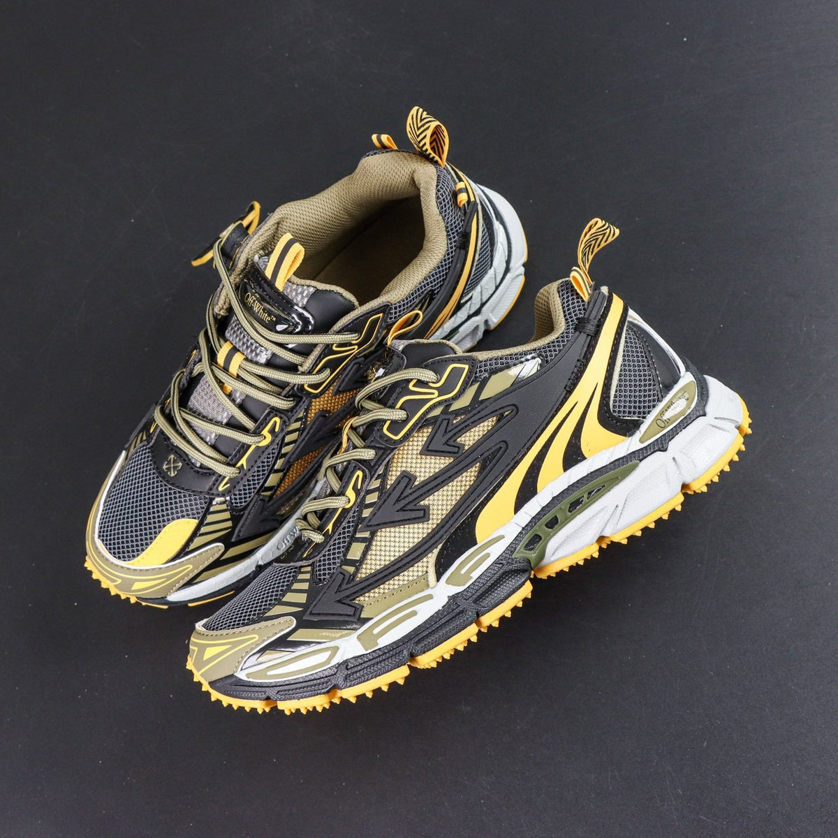 Off-White Be Right Back 'Noir Doré' — vue 13
