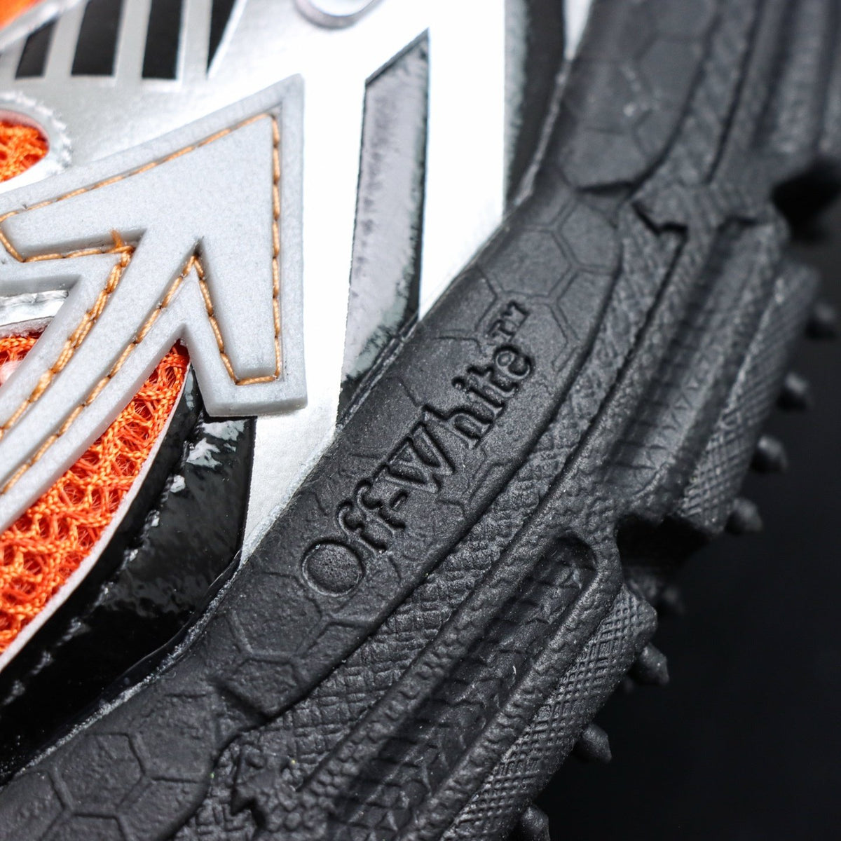 Off-White Be Right Back 'Rouge Orange Argent' — vue 4