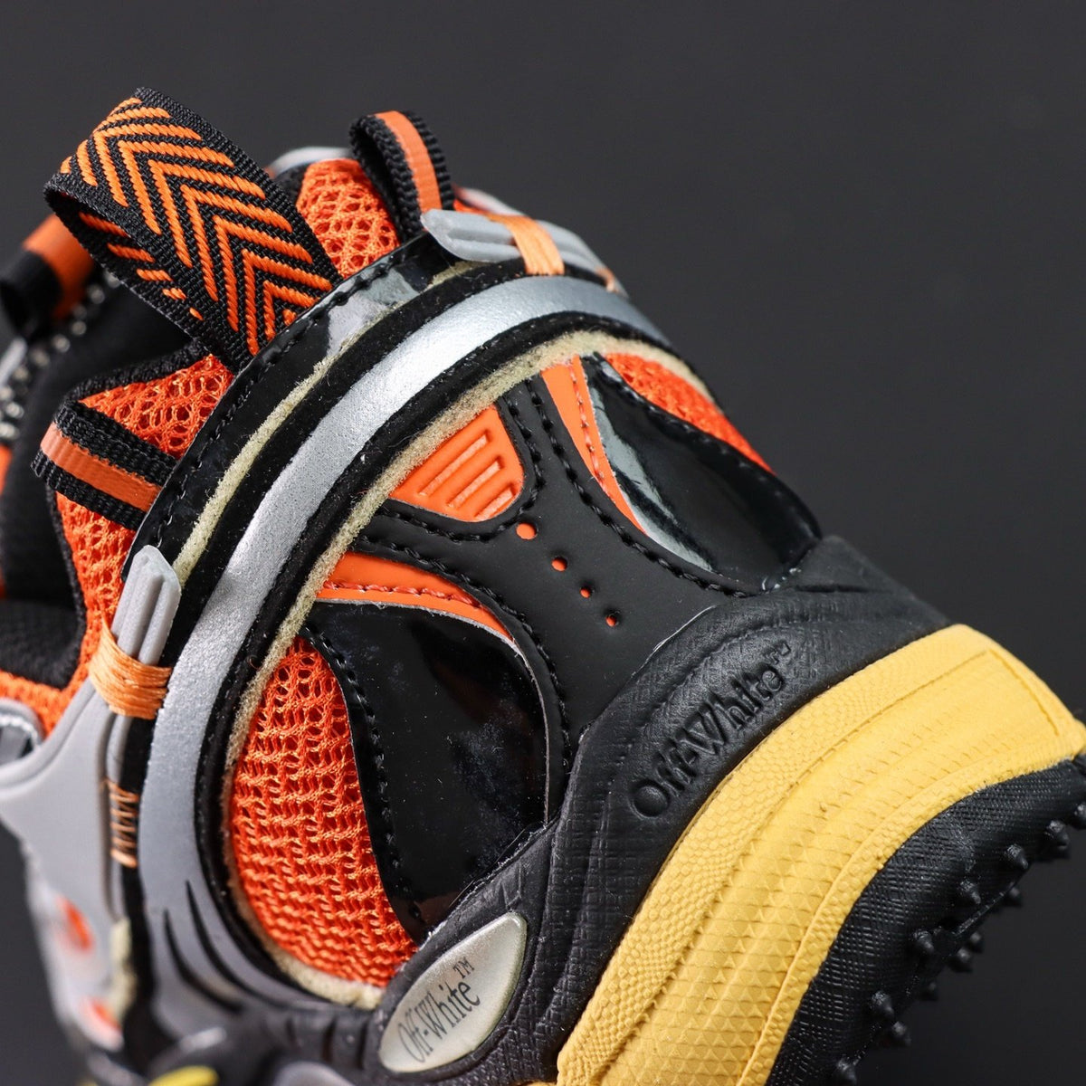 Off-White Be Right Back 'Rouge Orange Argent' — vue 8