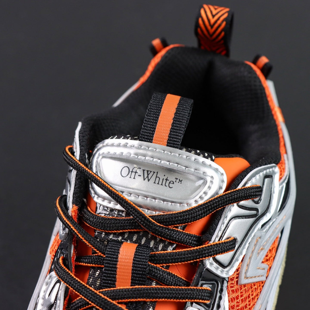 Off-White Be Right Back 'Rouge Orange Argent' — vue 10