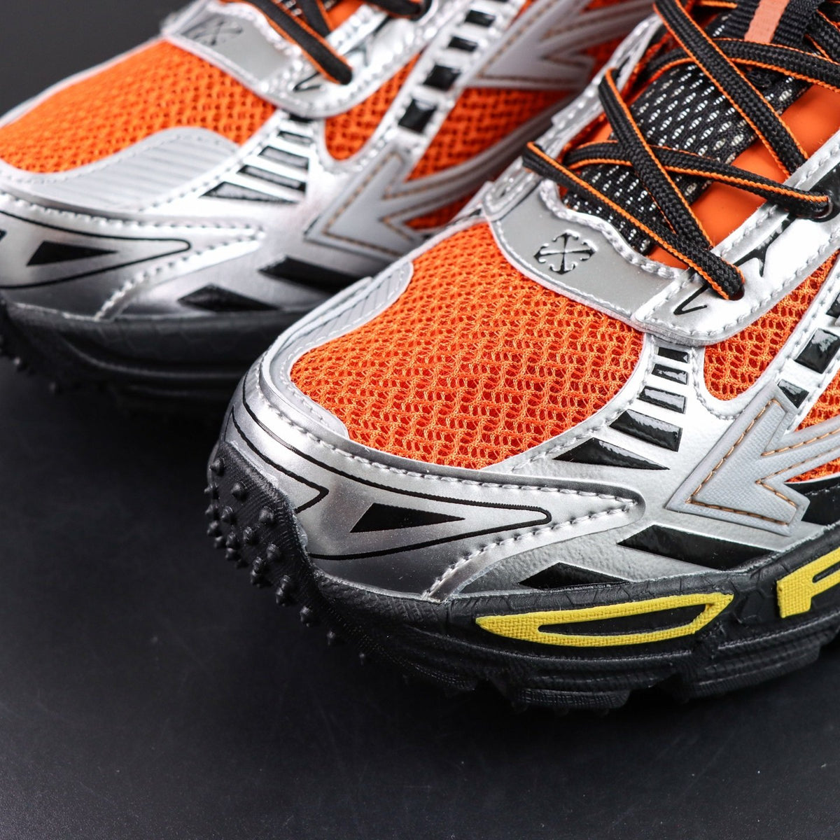 Off-White Be Right Back 'Rouge Orange Argent' — vue 14