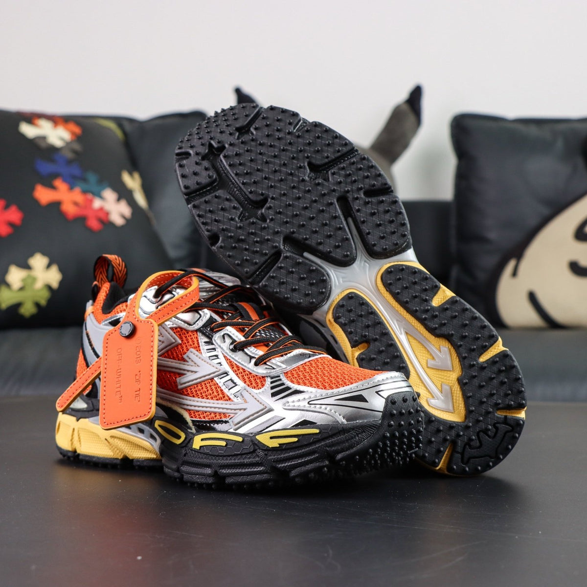 Off-White Be Right Back 'Rouge Orange Argent' — vue 18