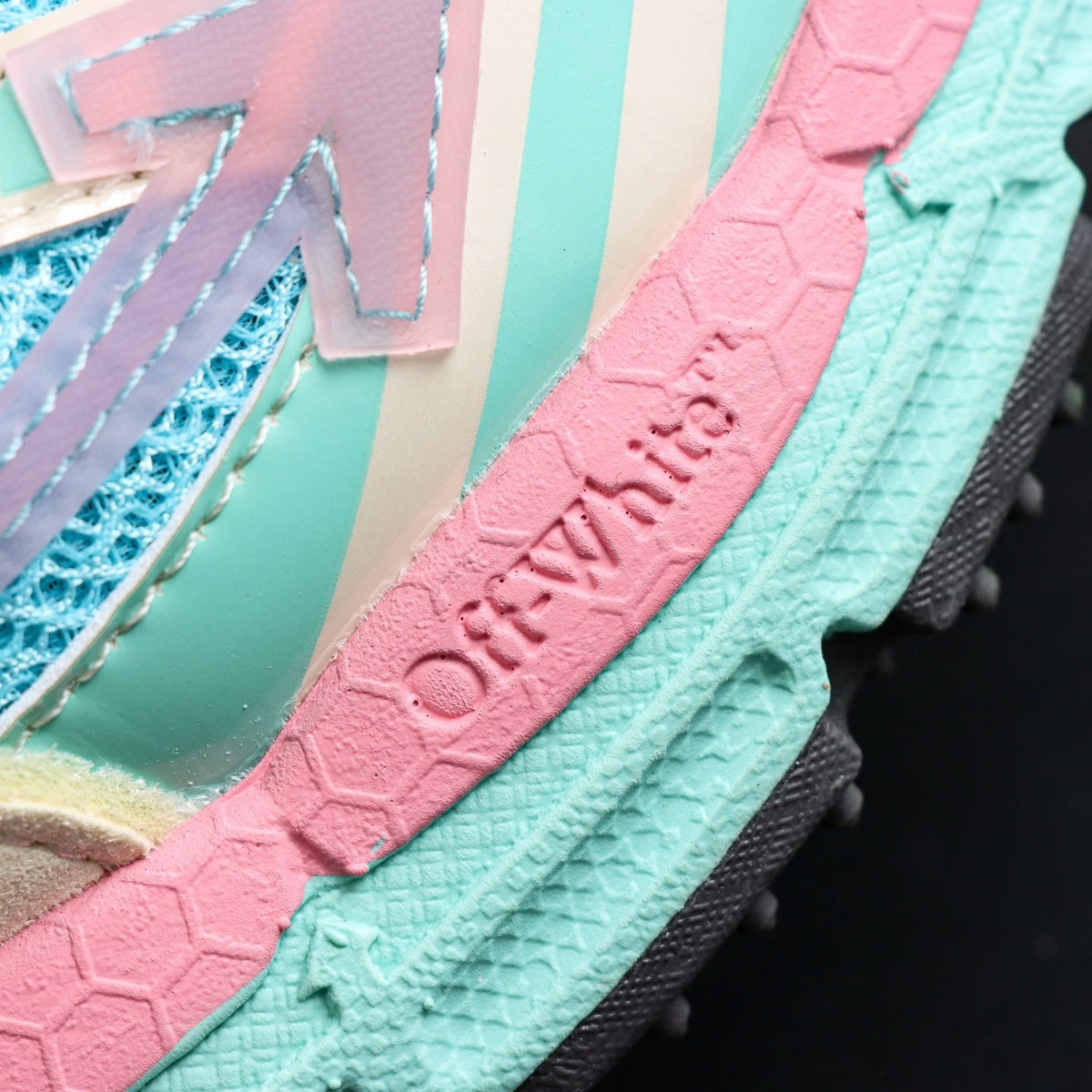 Off-White Be Right Back 'Rose Turquoise' — vue 5