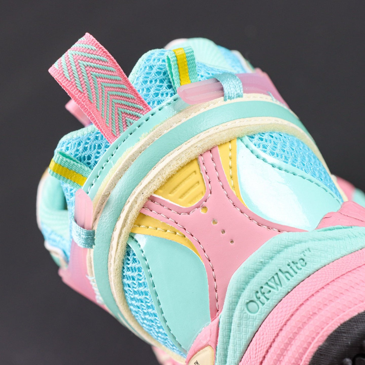 Off-White Be Right Back 'Rose Turquoise' — vue 6