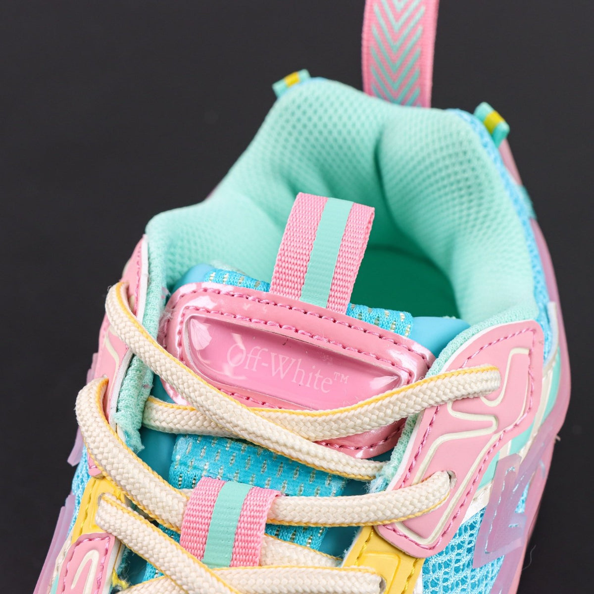 Off-White Be Right Back 'Rose Turquoise' — vue 10