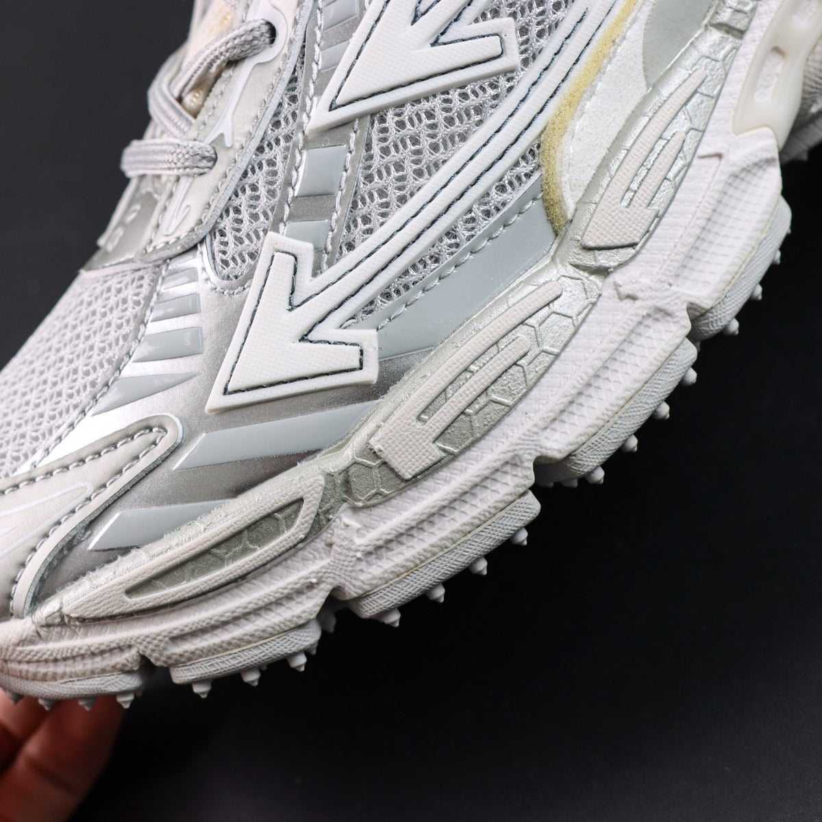 Off-White Be Right Back 'Blanc Argent' — vue 9