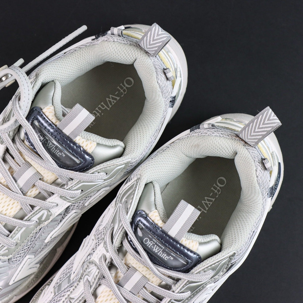 Off-White Be Right Back 'Blanc Argent' — vue 15