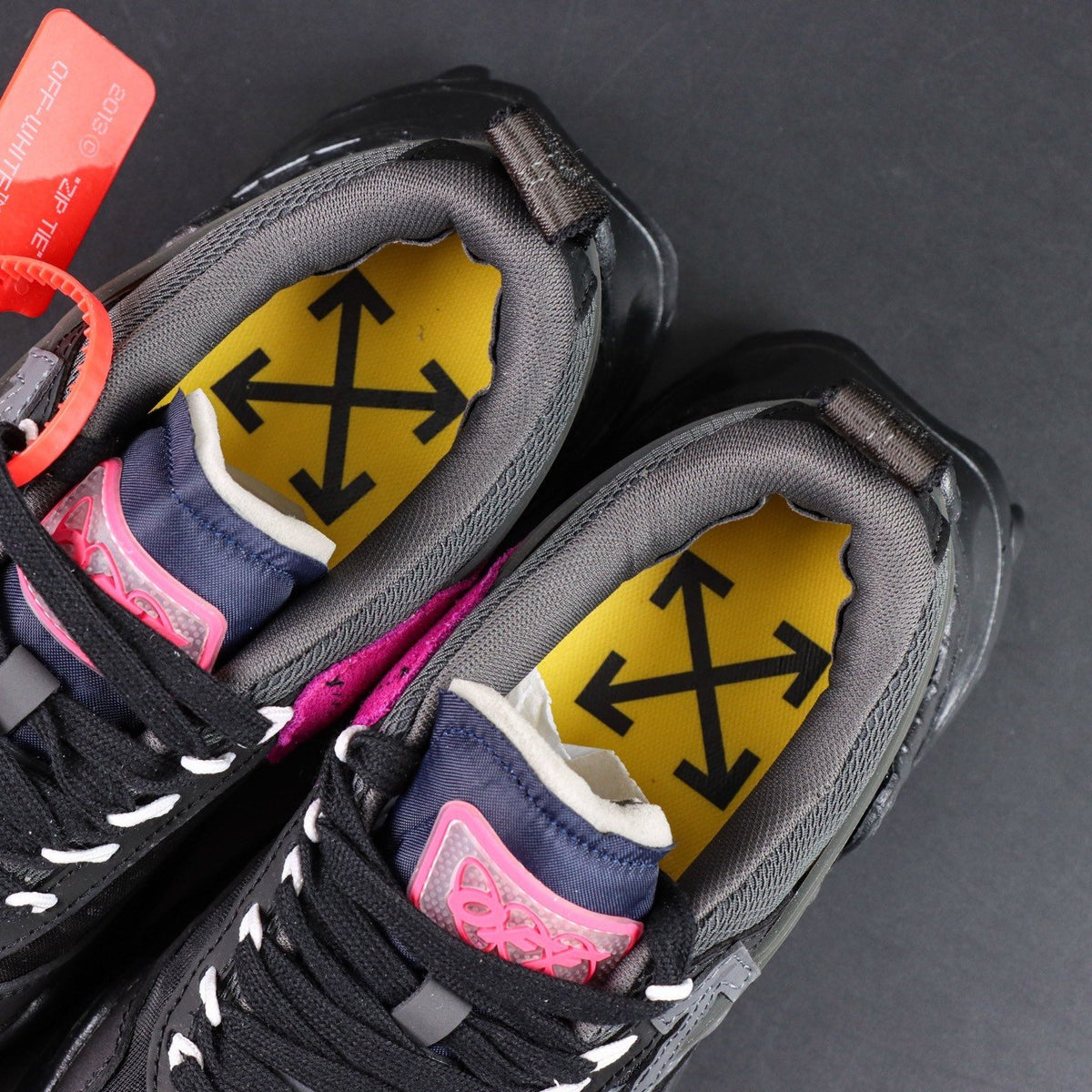 Off-White Odsy-1000 'Noir Intégral' — vue 13