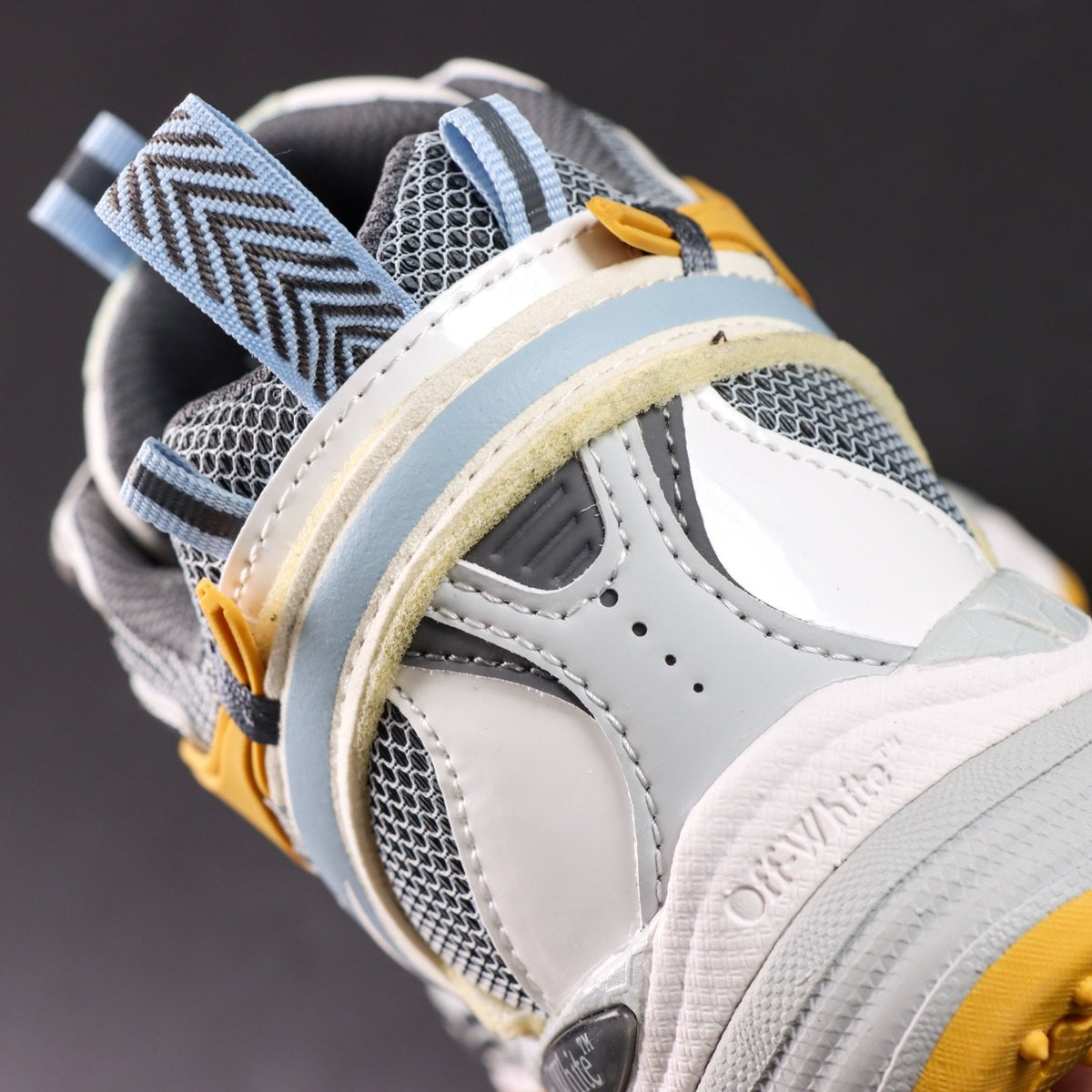Off-White Be Right Back 'Argent Jaune' — vue 6