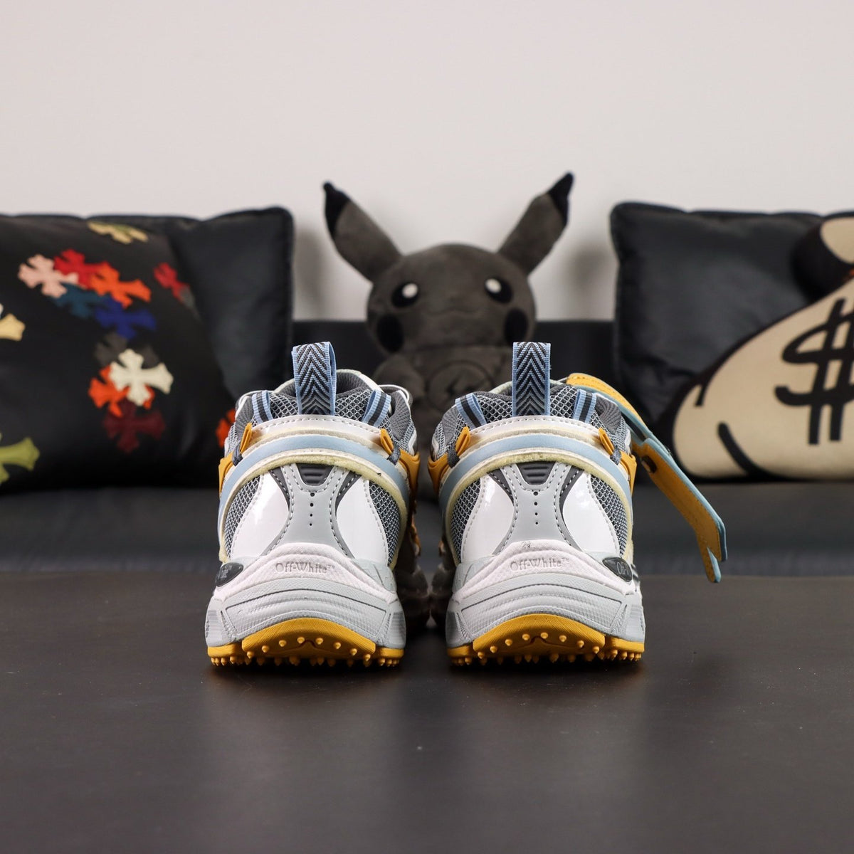 Off-White Be Right Back 'Argent Jaune' — vue 18