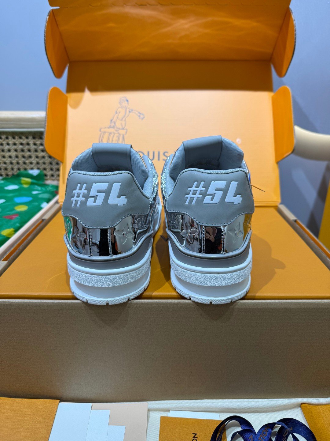 Sneakers Trainer 'Argent Métallisé' — vue 3