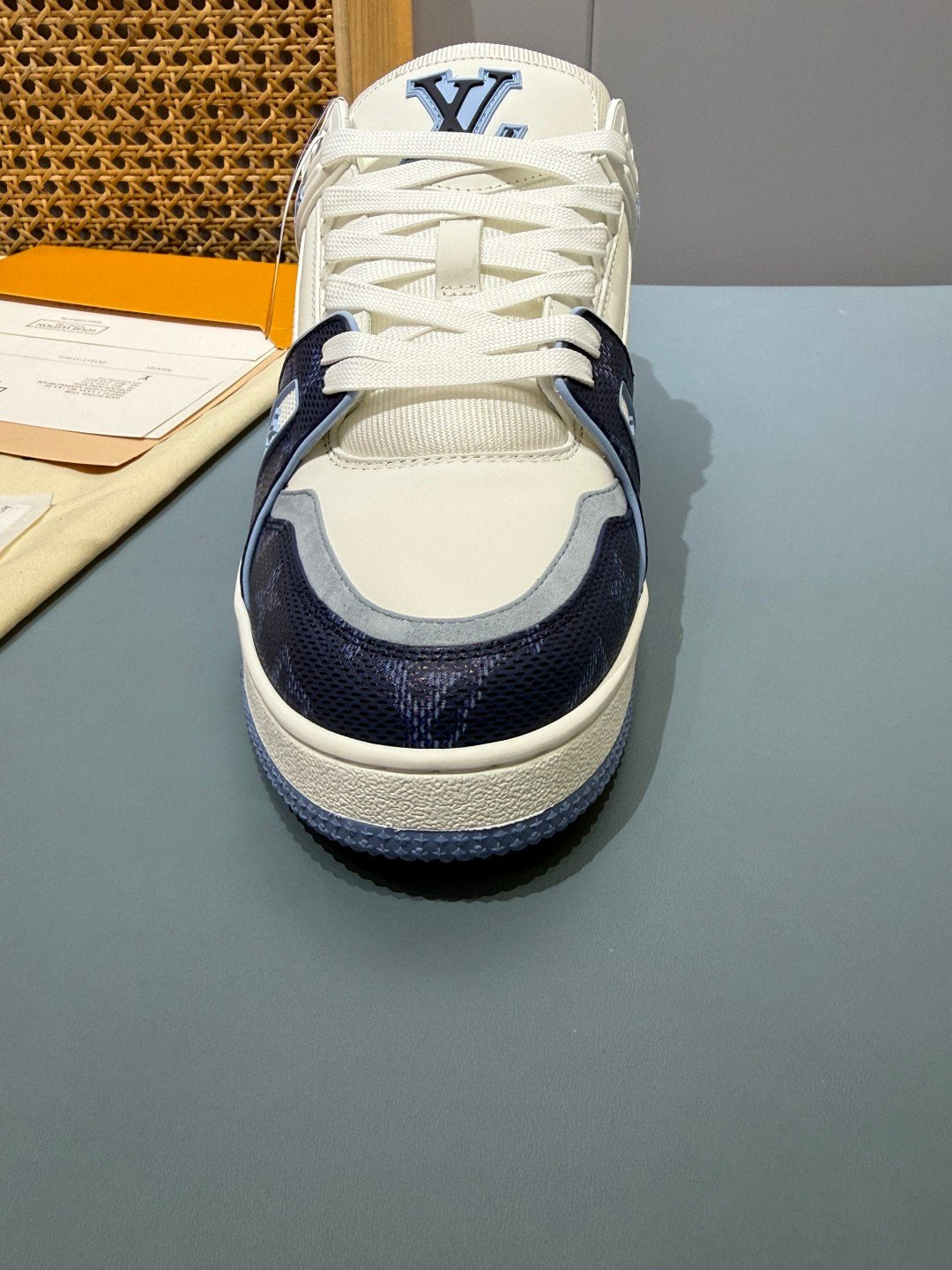 Sneakers Trainer 'Blanc Bleu Denim' — vue 10