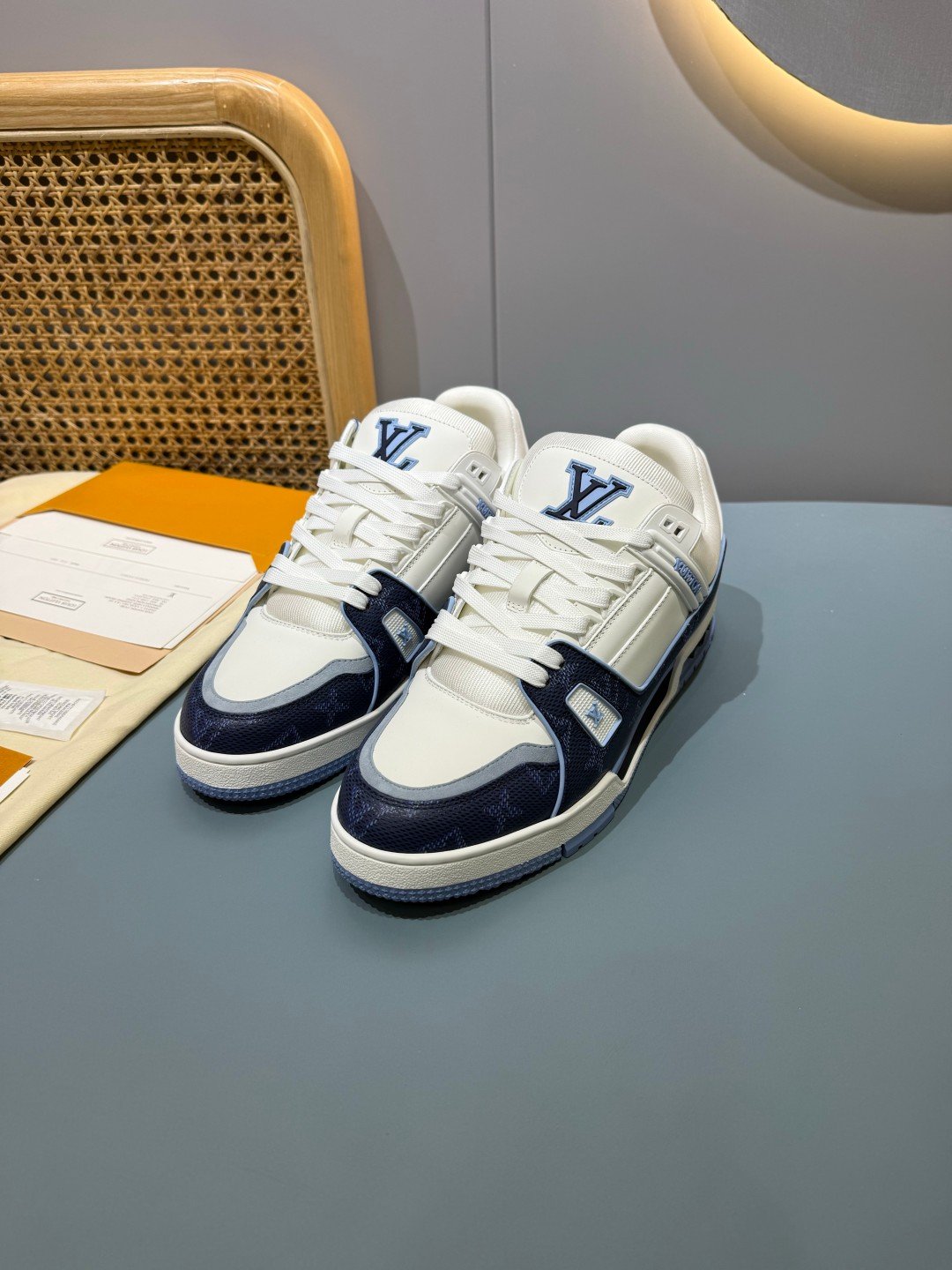 Sneakers Trainer 'Blanc Bleu Denim' — vue 17