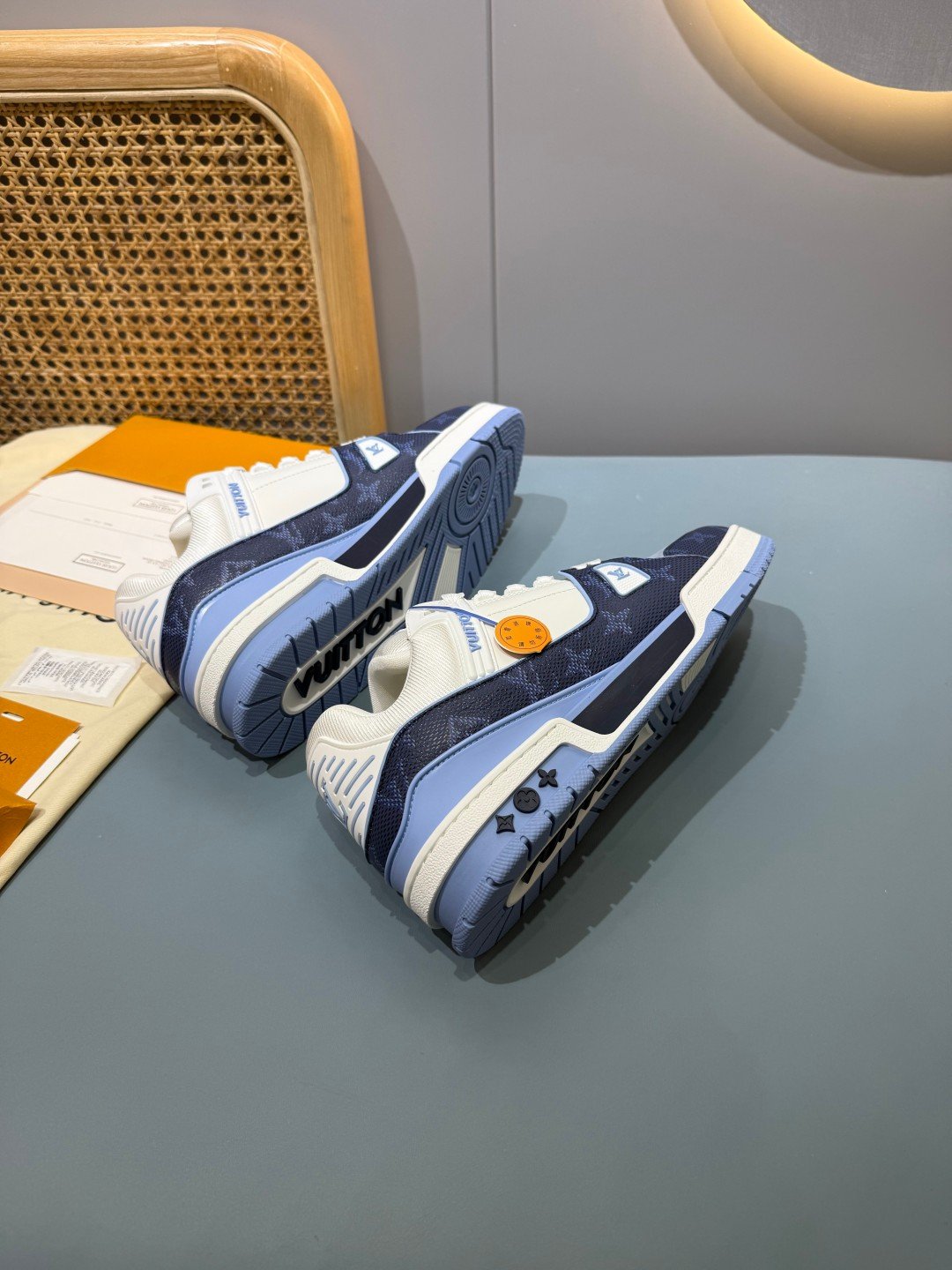 Sneakers Trainer 'Blanc Bleu Denim' — vue 24