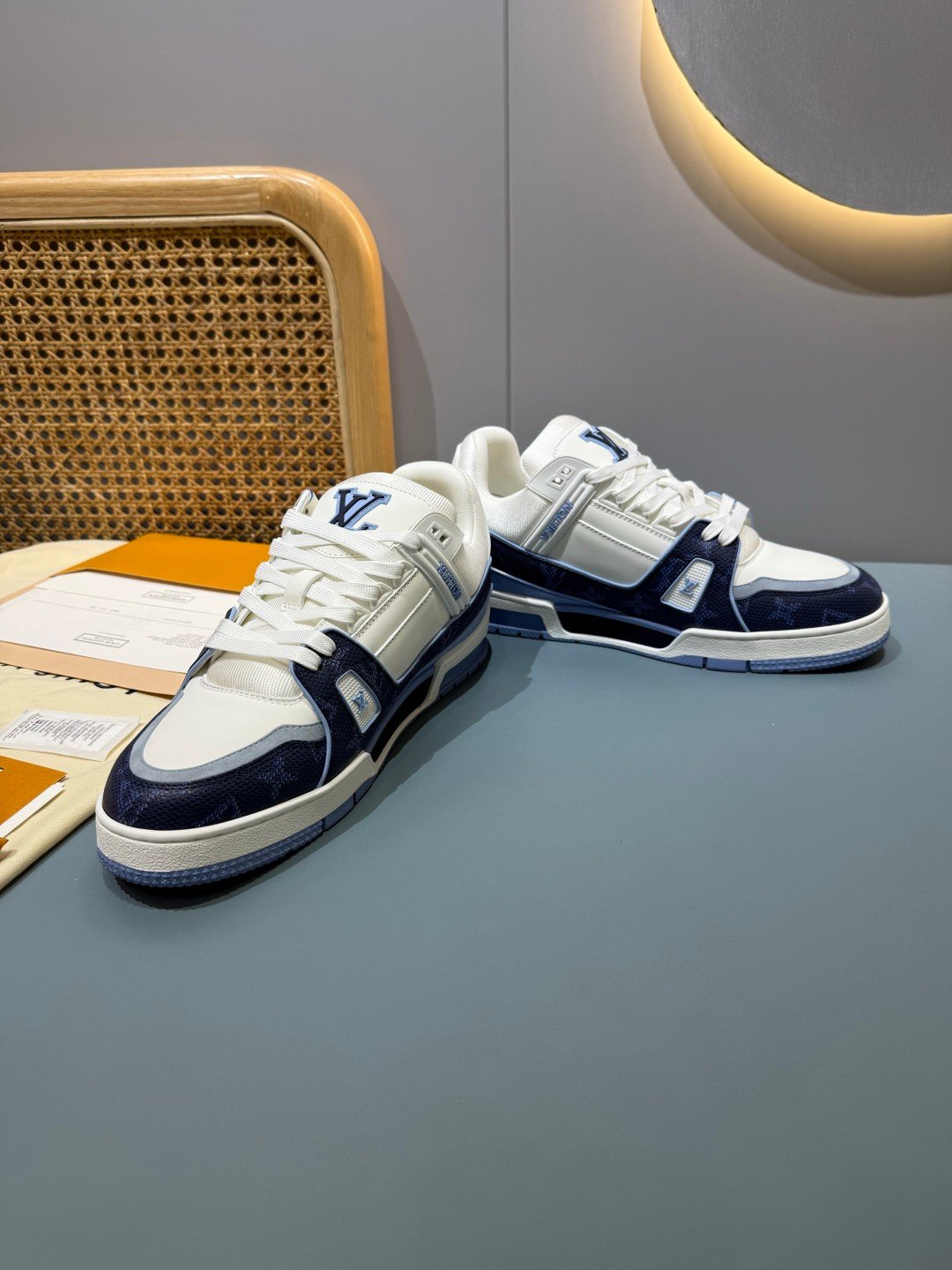 Sneakers Trainer 'Blanc Bleu Denim' — vue 36