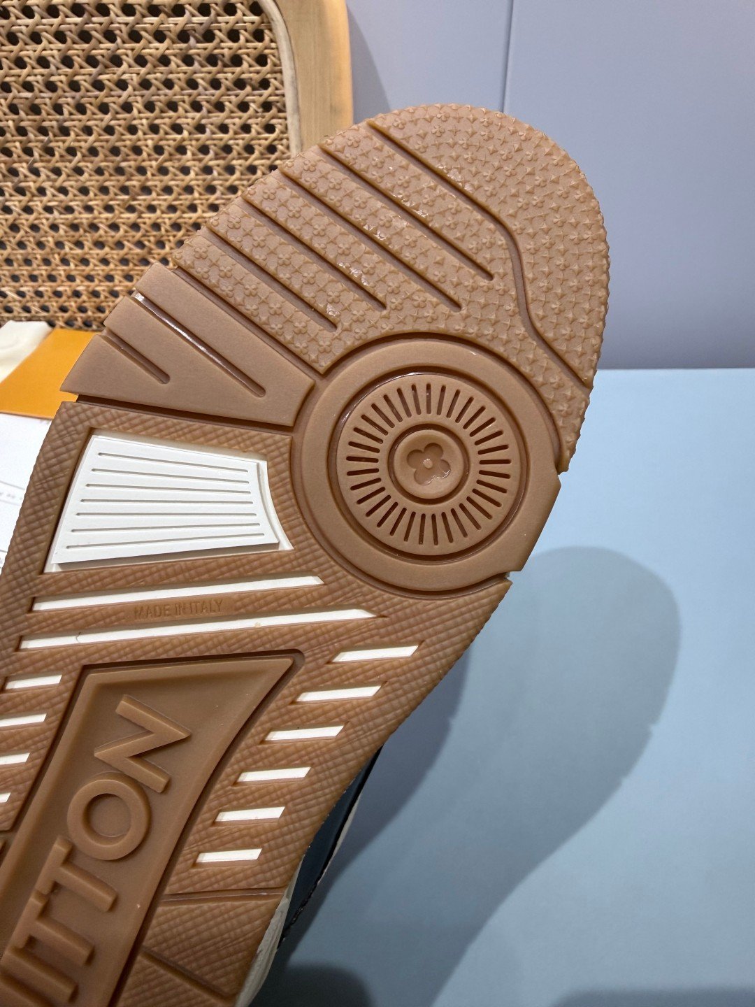 Sneakers Trainer 'Blanc Noir Marron' — vue 7
