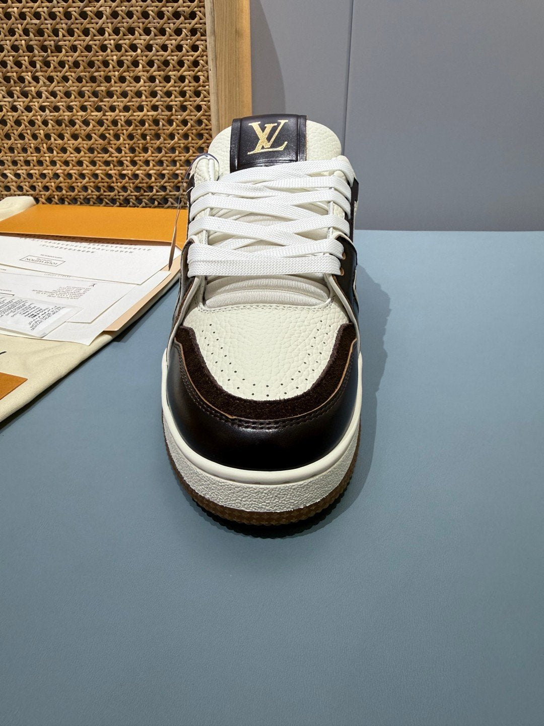 Sneakers Trainer 'Blanc Noir Marron' — vue 9