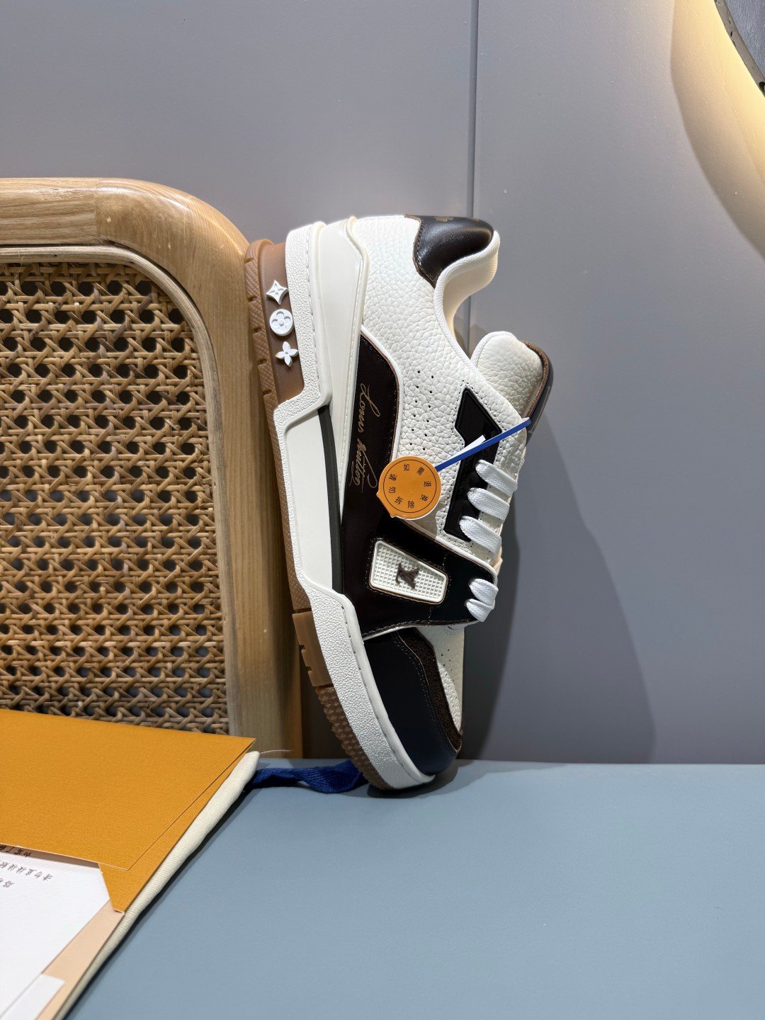 Sneakers Trainer 'Blanc Noir Marron' — vue 32