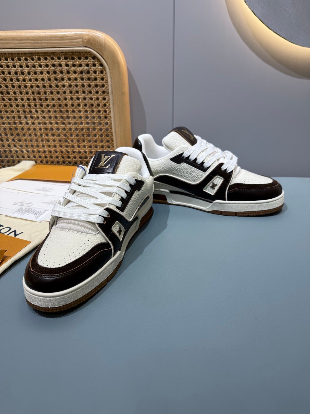 Sneakers Trainer 'Blanc Noir Marron' — vue 35