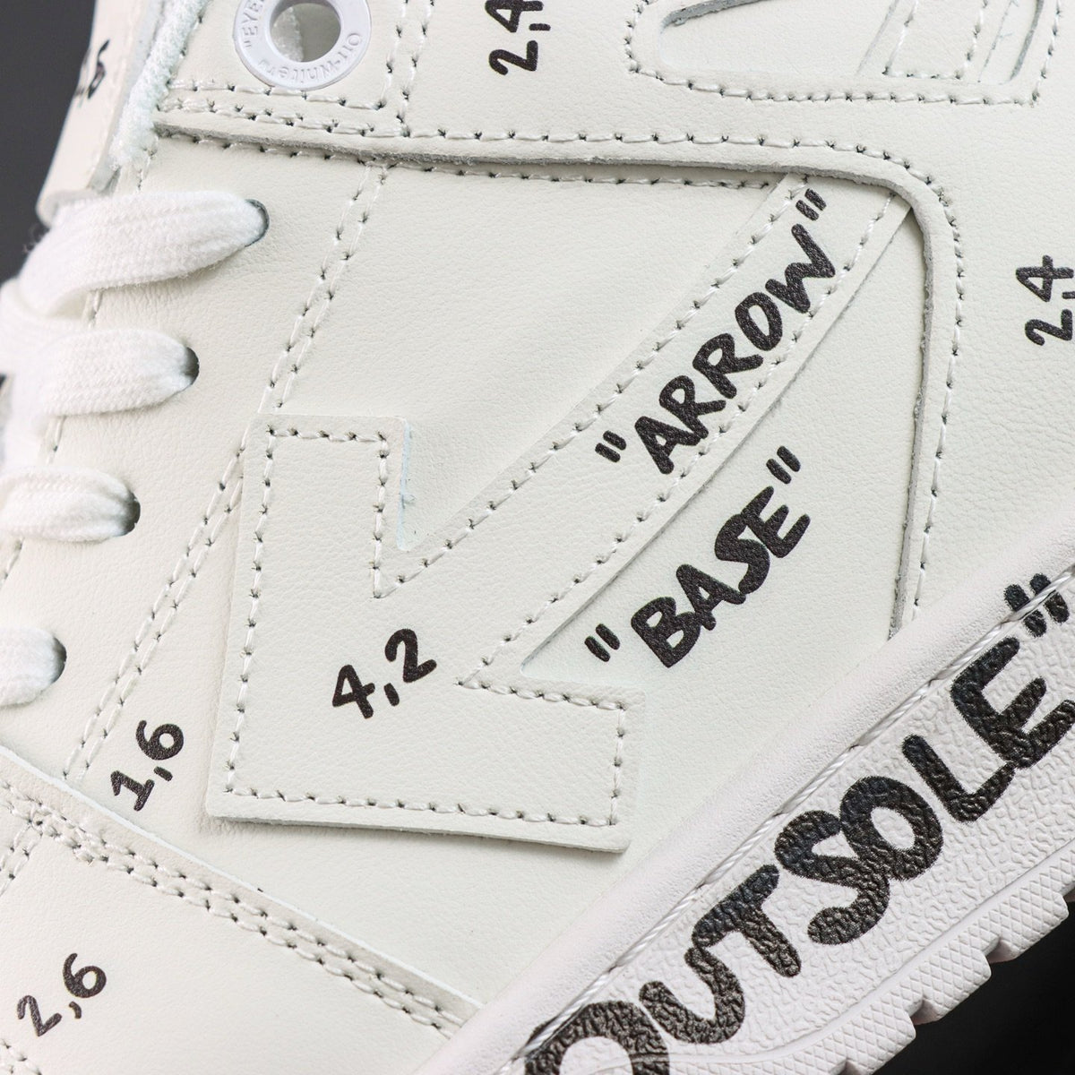 Off-White Out Of Office 'Blanc Graffiti' — vue 8