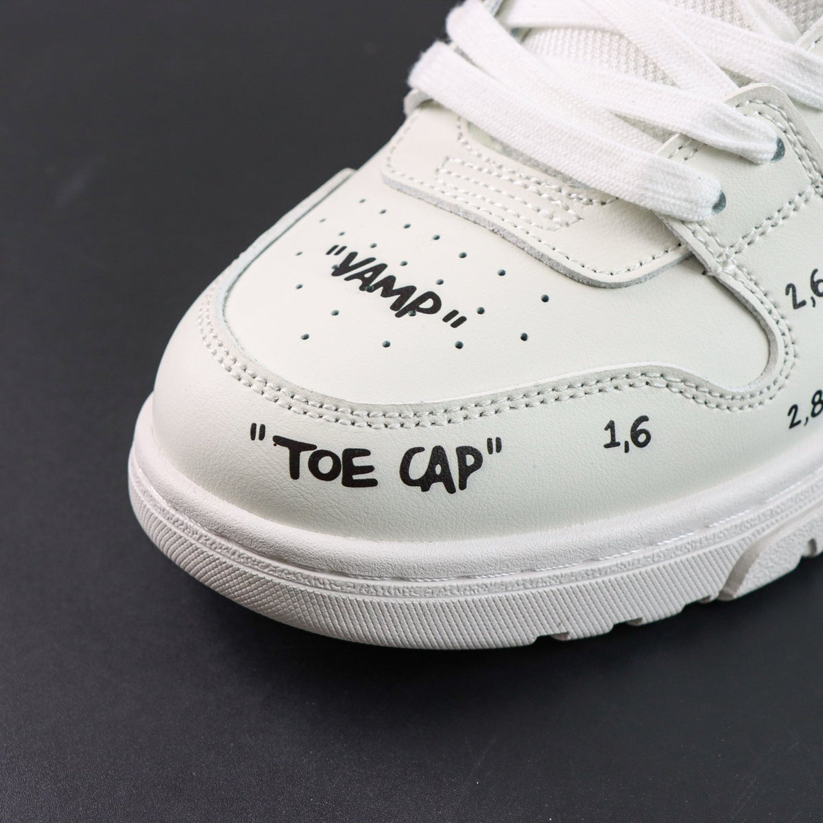 Off-White Out Of Office 'Blanc Graffiti' — vue 10