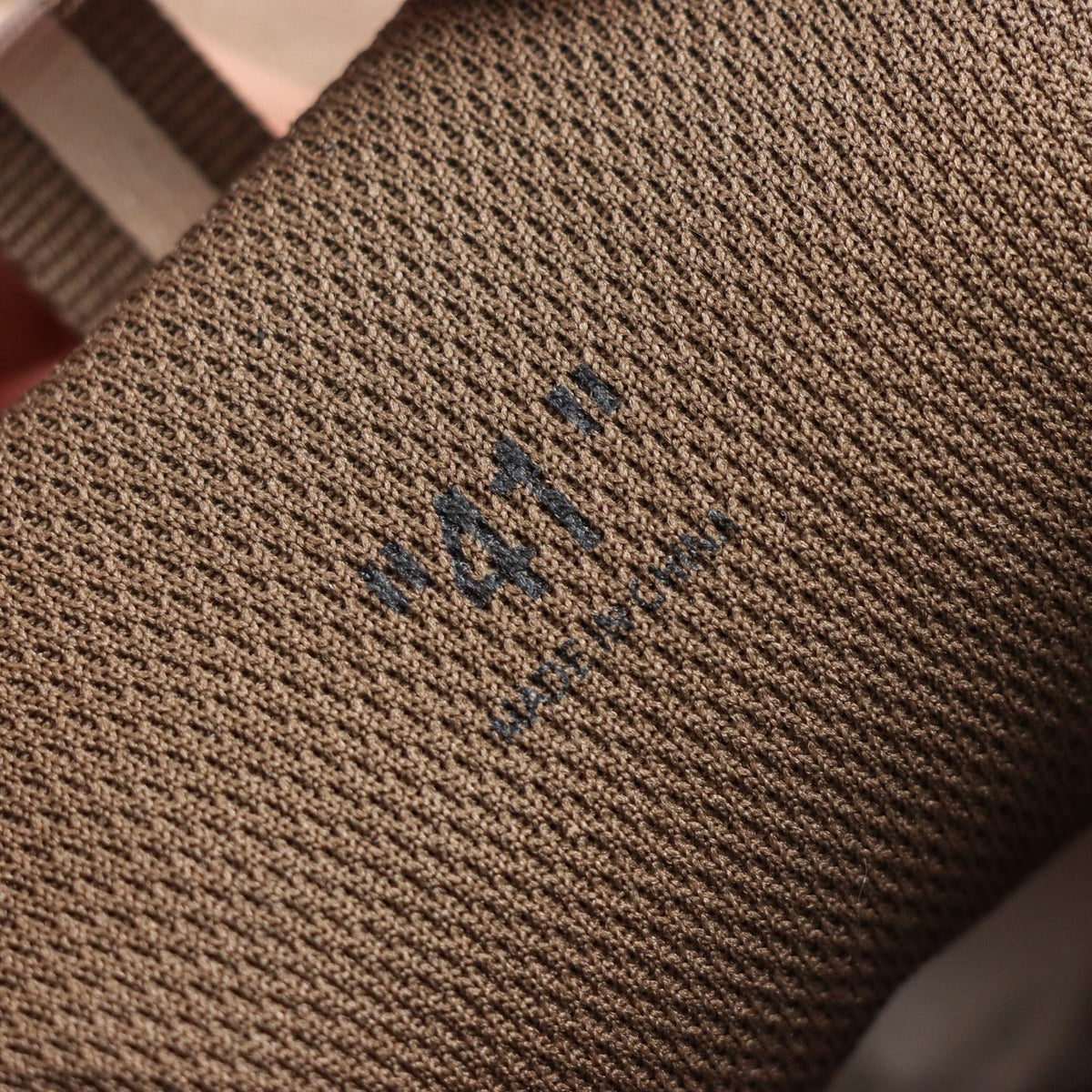 Off-White Be Right Back 'Marron Taupe' — vue 3