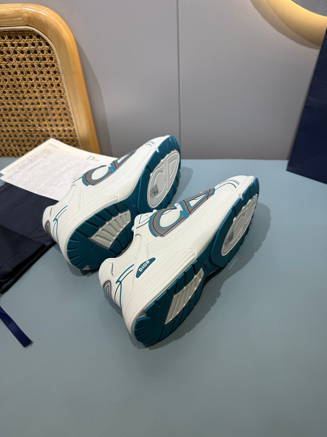Sneakers B30 'Blanc et Bleu Pétrole' — vue 23