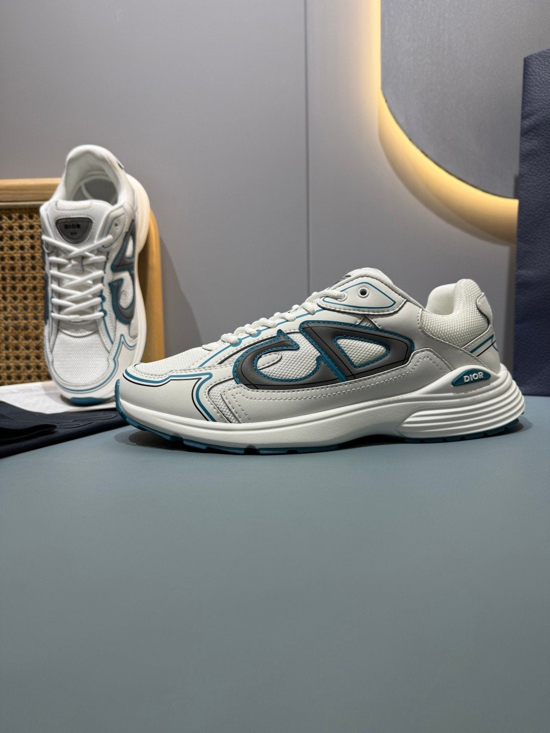Sneakers B30 'Blanc et Bleu Pétrole' — vue 25