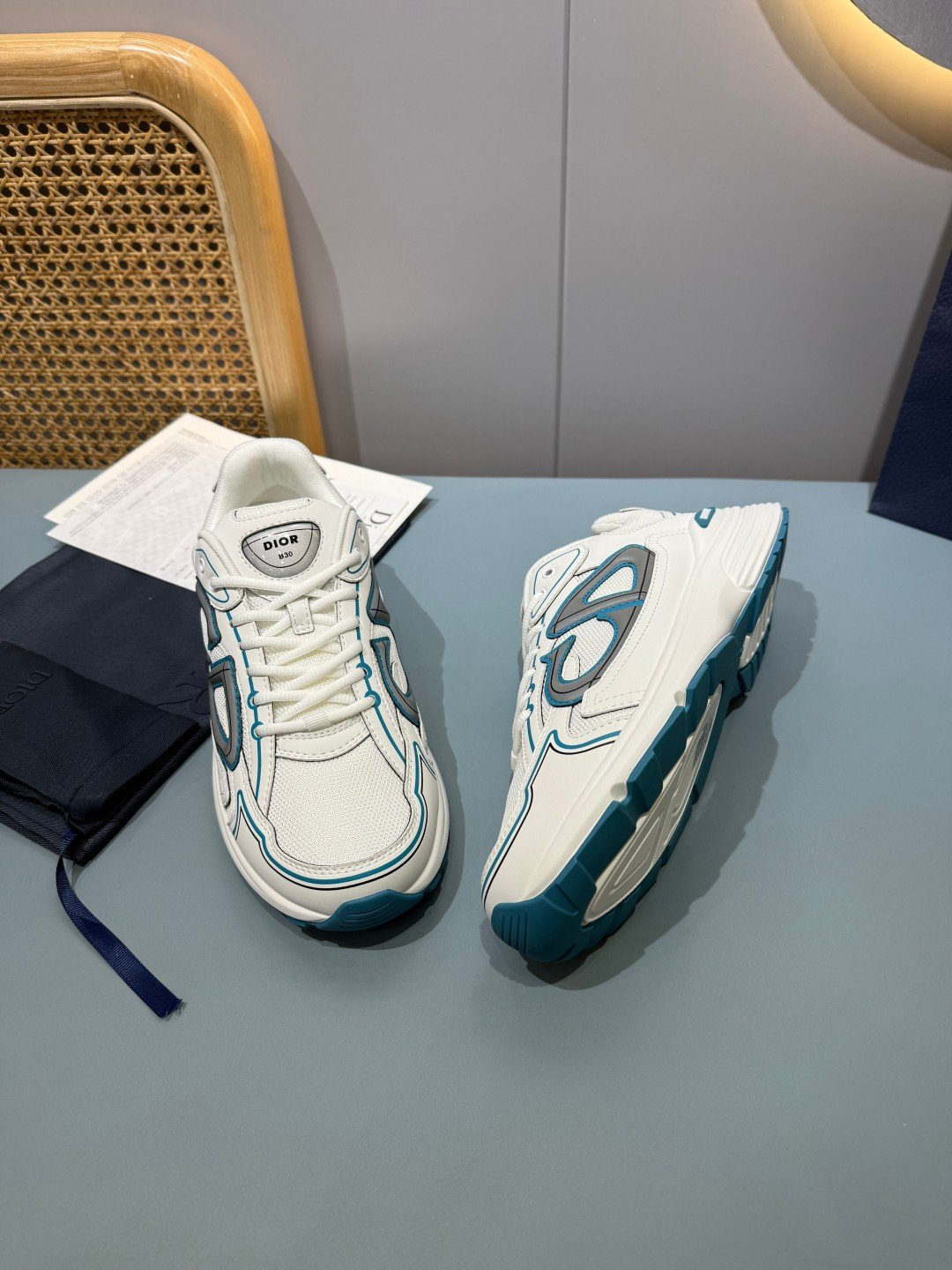 Sneakers B30 'Blanc et Bleu Pétrole' — vue 26