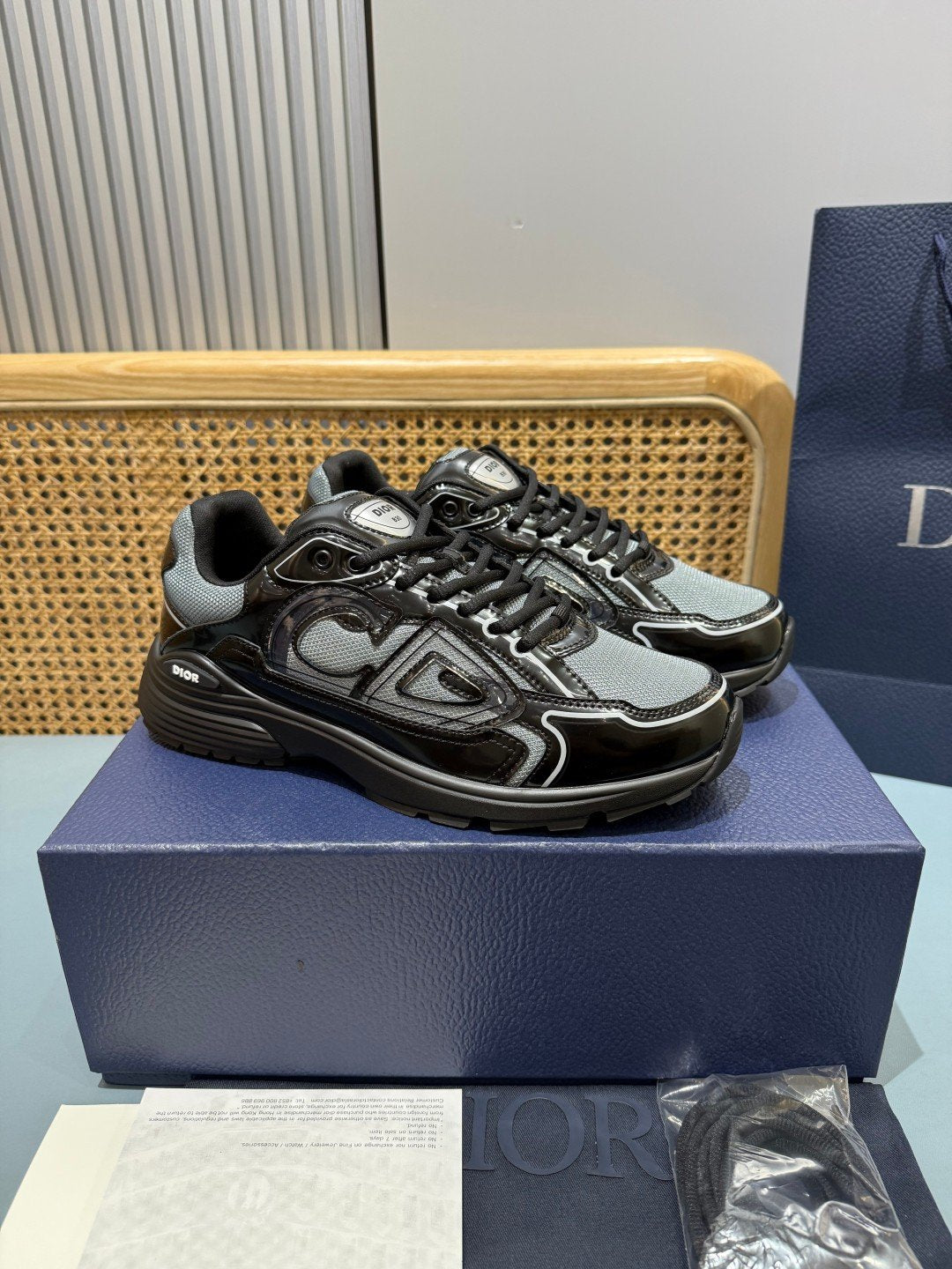 Sneakers B30 'Noir et Gris' — vue 3