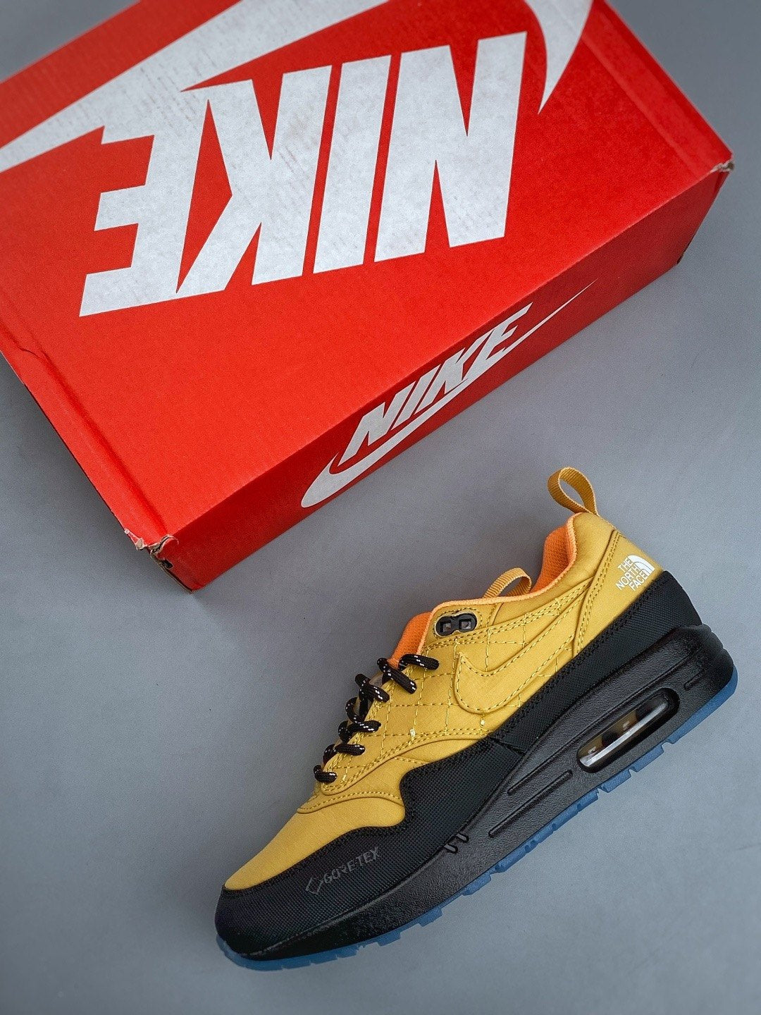 Nike Air Max 1 'Jaune Noir' — vue 4