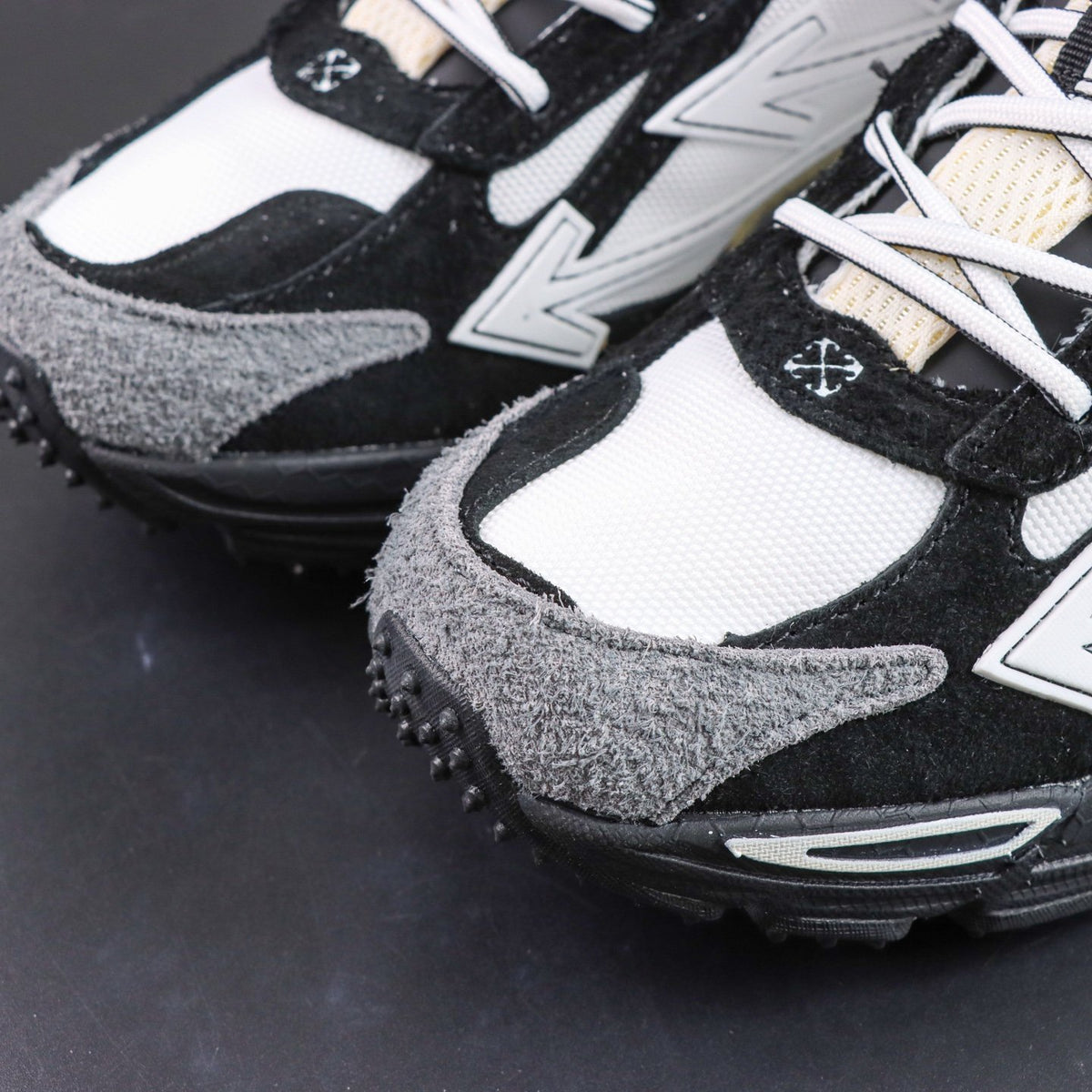 Off-White Odsy-2000 'Noir Blanc' — vue 14
