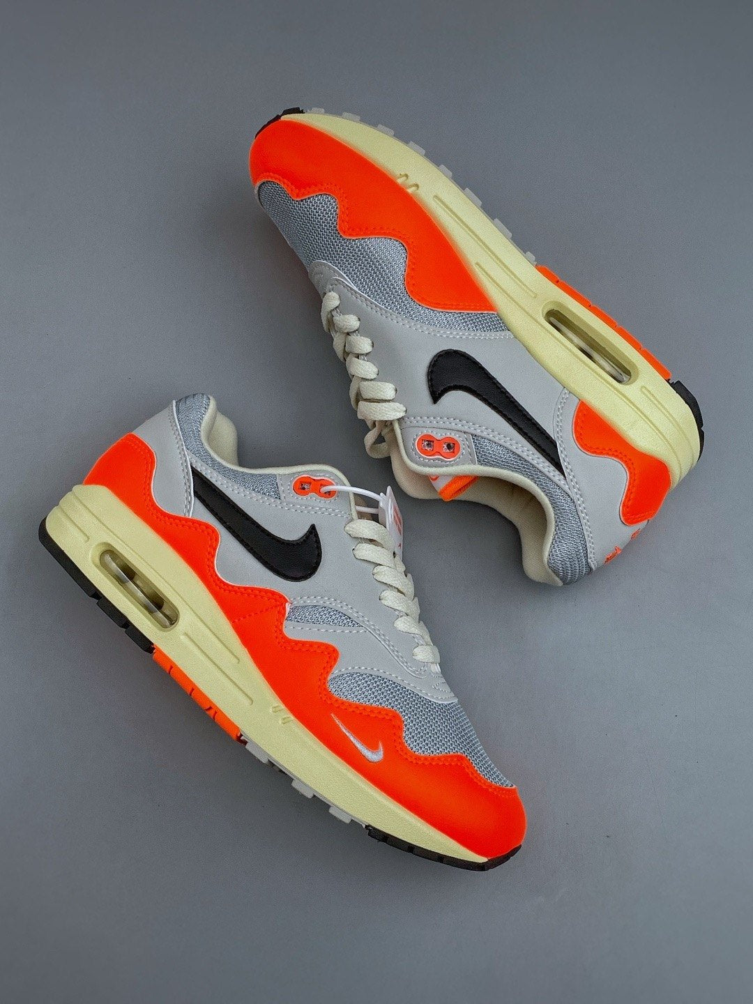 Nike Air Max 1 'Patta Gris Orange' — vue 4