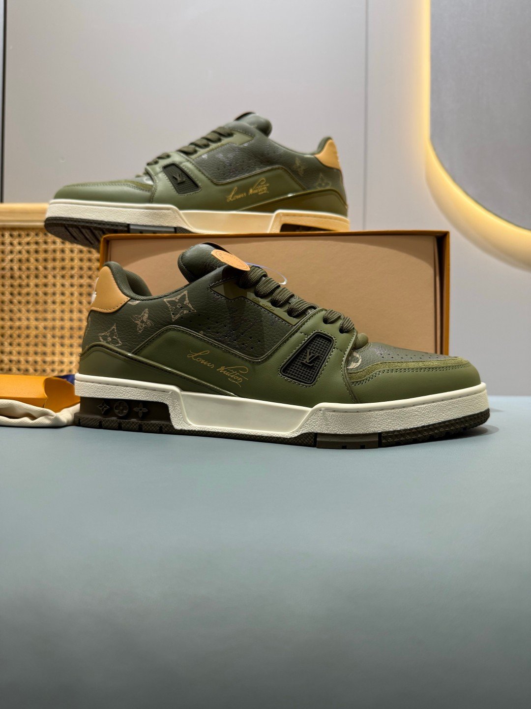 Sneakers Trainer 'Kaki' — vue 2