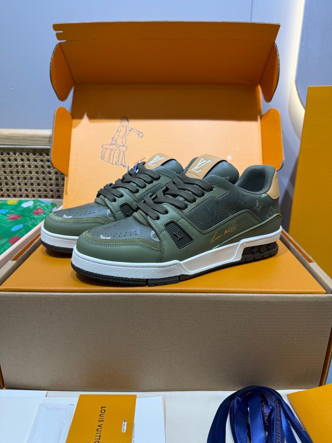 Sneakers Trainer 'Kaki' — vue 4