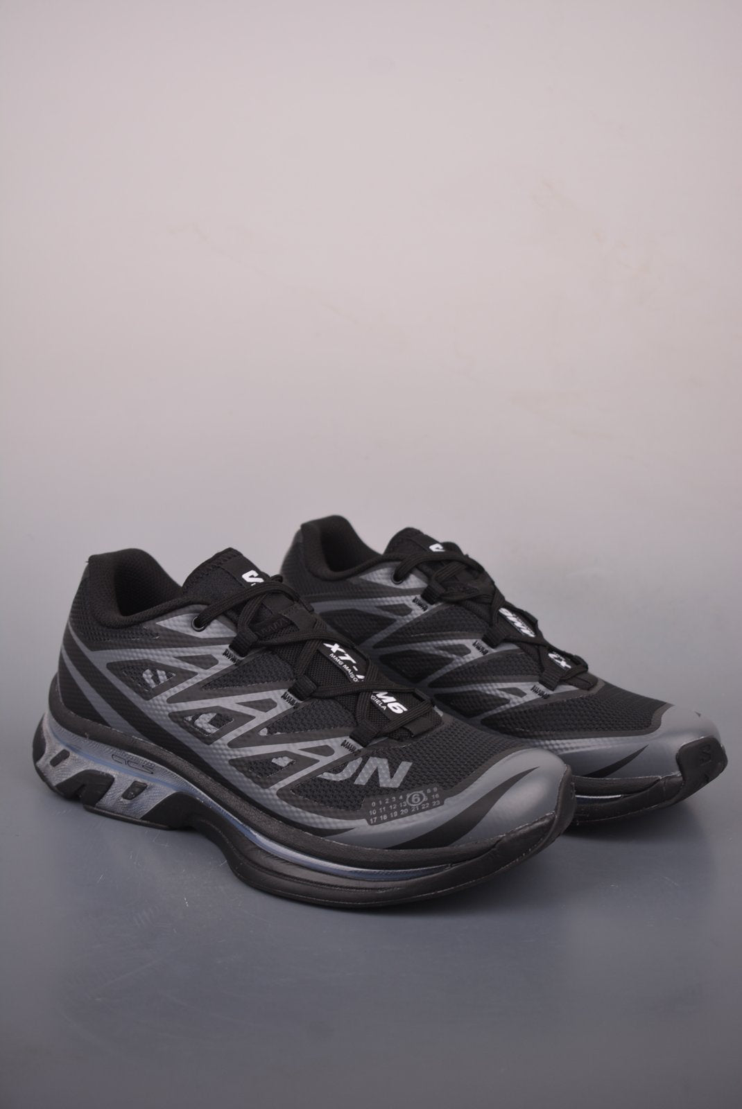 Sneakers MM6 x XT-MM6 'Black' — vue 10