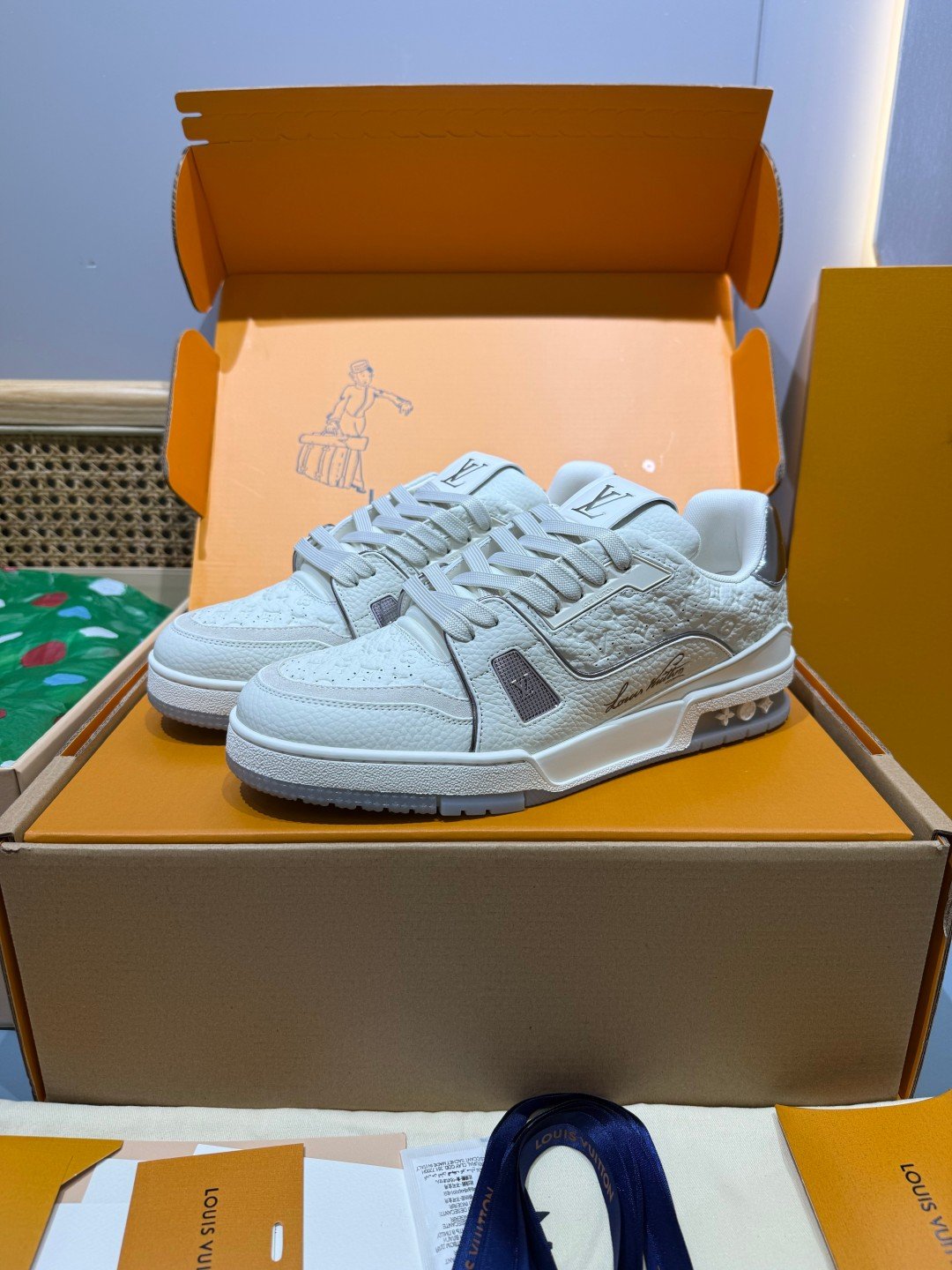 Sneakers Trainer 'Blanc Gris Perle' — vue 4