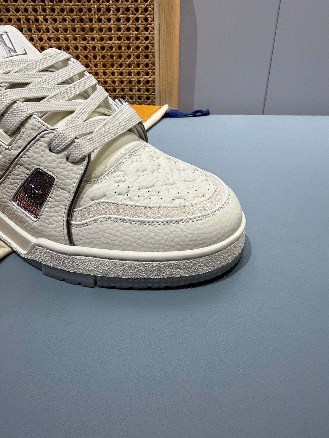 Sneakers Trainer 'Blanc Gris Perle' — vue 12