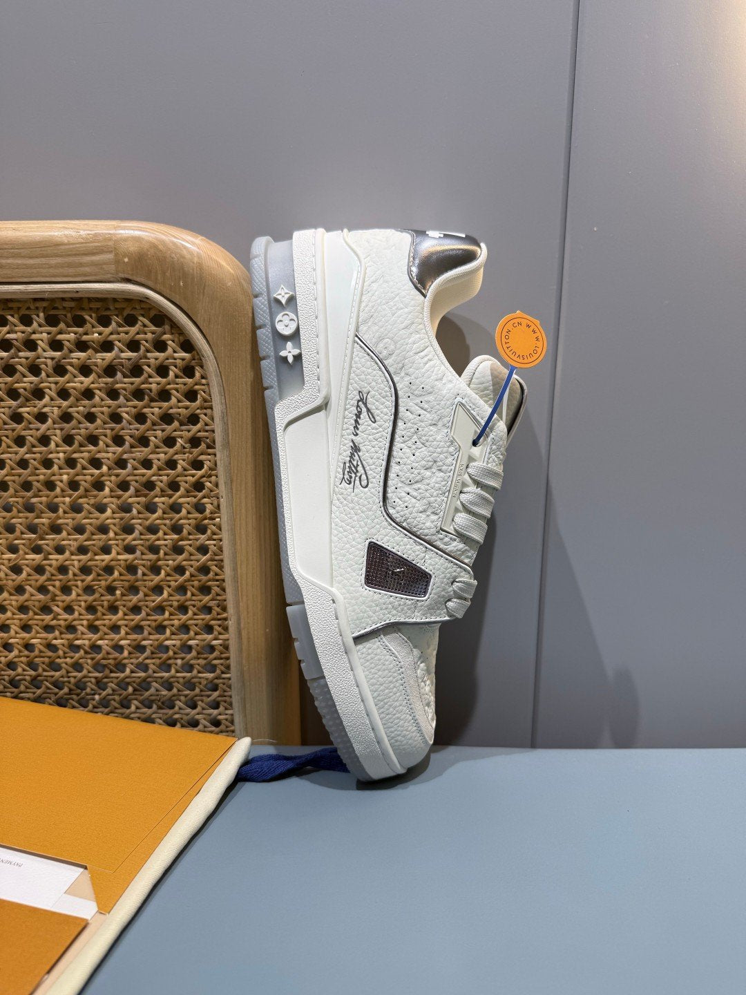 Sneakers Trainer 'Blanc Gris Perle' — vue 22