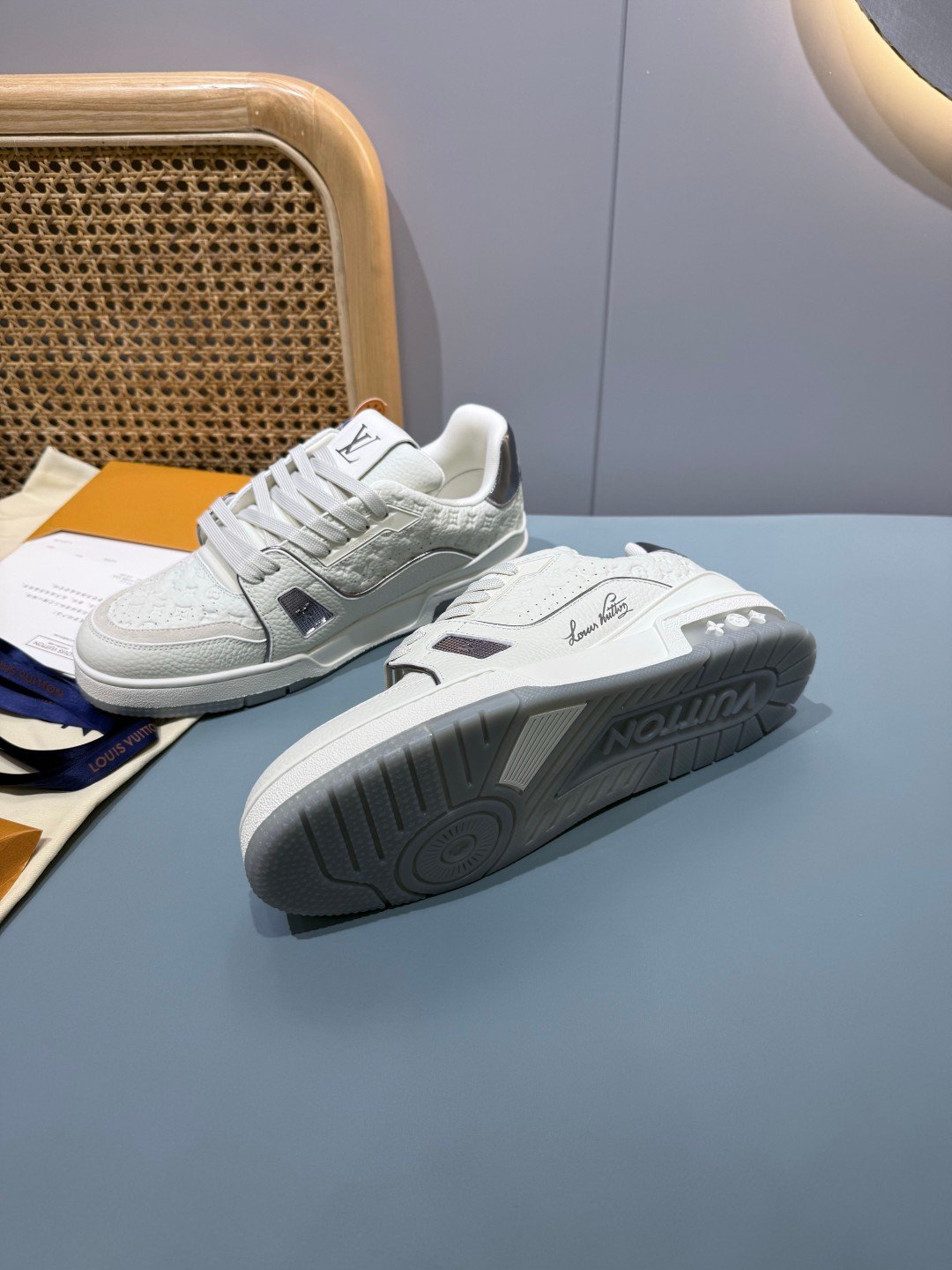 Sneakers Trainer 'Blanc Gris Perle' — vue 24