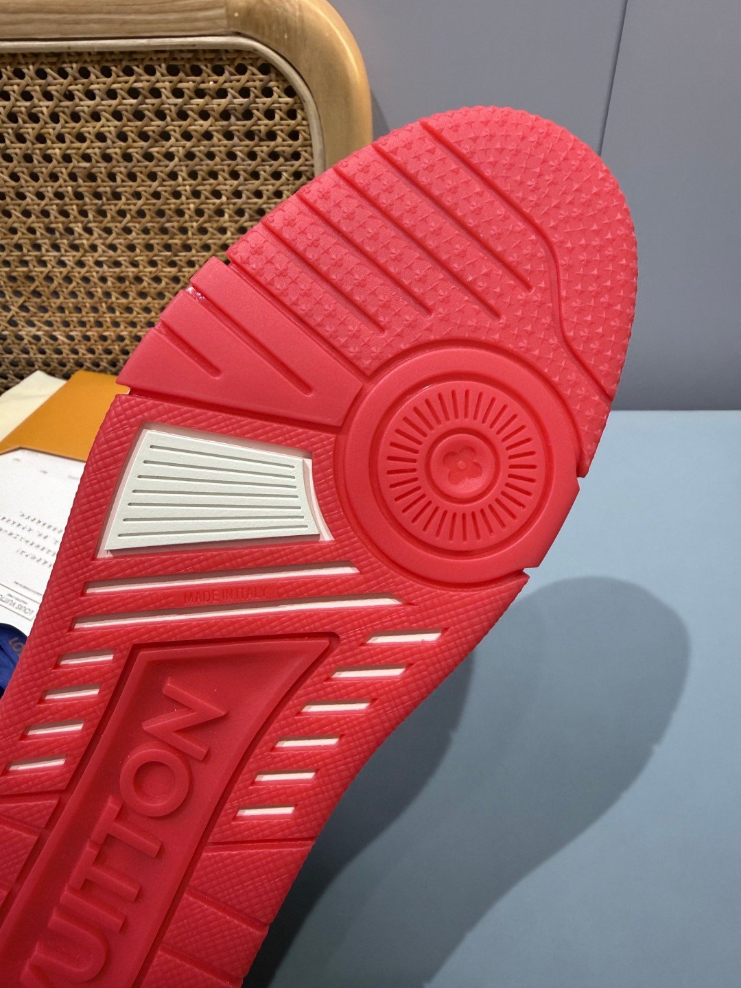 Sneakers Trainer 'Blanc Rouge Liseré' — vue 6