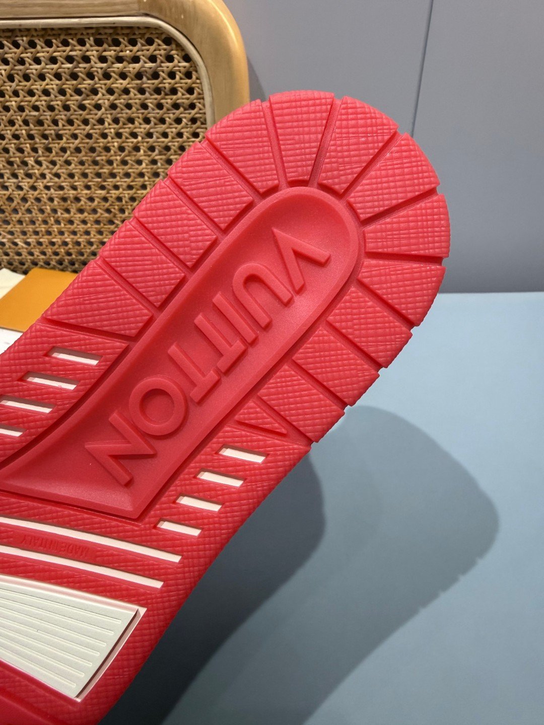 Sneakers Trainer 'Blanc Rouge Liseré' — vue 10