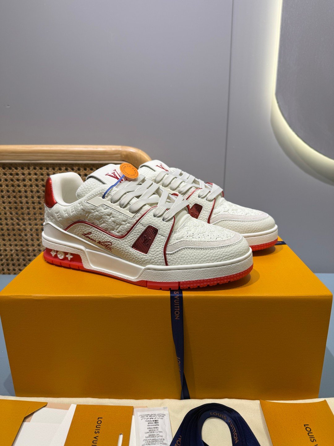 Sneakers Trainer 'Blanc Rouge Liseré' — vue 18
